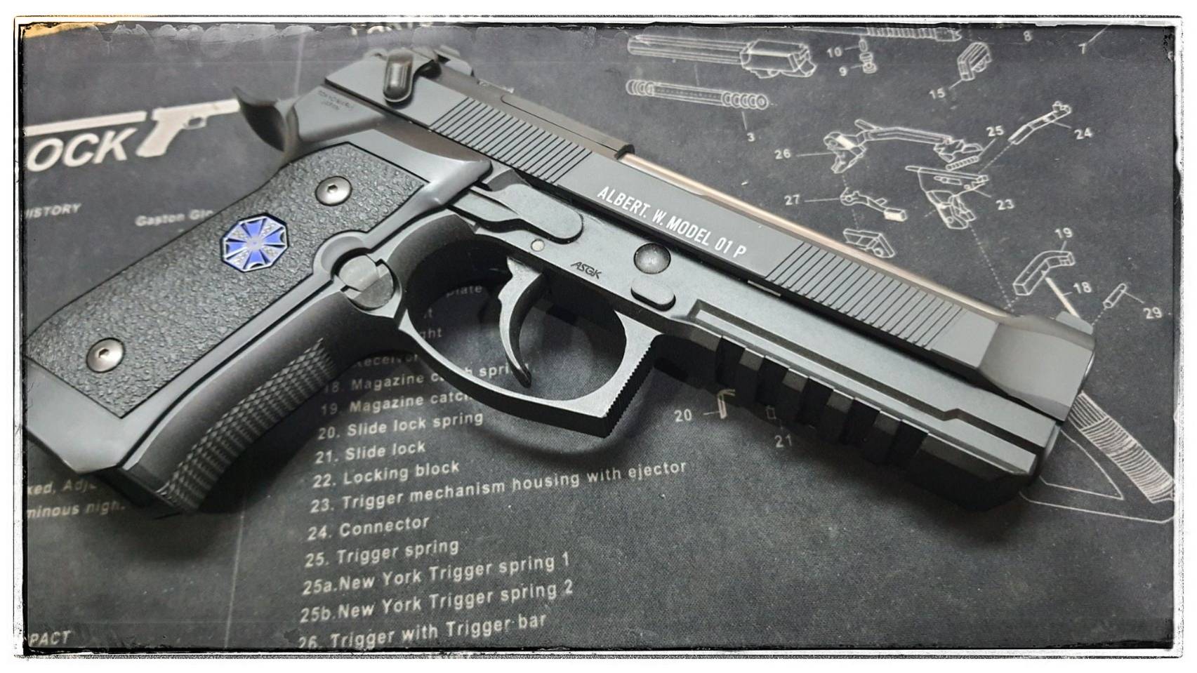 ราคาพิเศษ Biohazard UMBRELLA ALBERT.W.MODEL 01P ตัวแขวนโชว์ในตู้