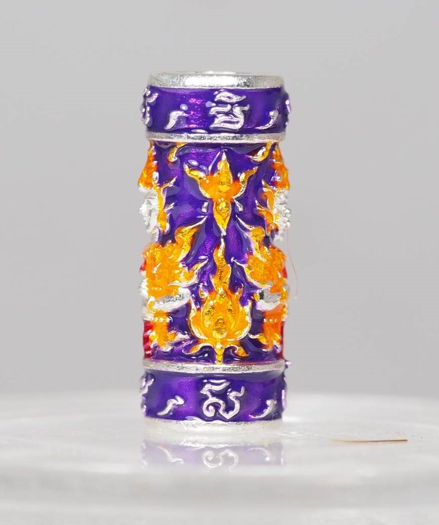 ตะกรุดท้าวเวสสุวรรณทวิพัตร์(หน้าเทวดา และ หน้ายักษ์) รุ่นเศรษฐีบูชาครู เนื้อโลหะชุบเงินลงยาสีม่วง