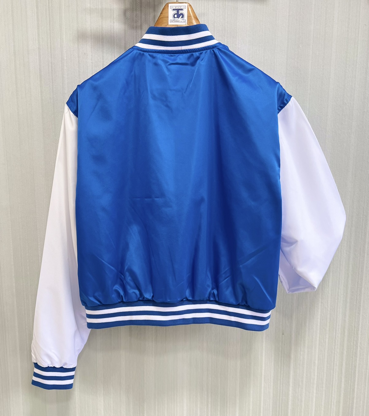 Jacket เสื้อแจ็คเก็ต สไตล์วัยรุ่น ตัวสั้น เนื้อผ้าใส่สบาย แฟชั่น ทันสมัย มาใหม่