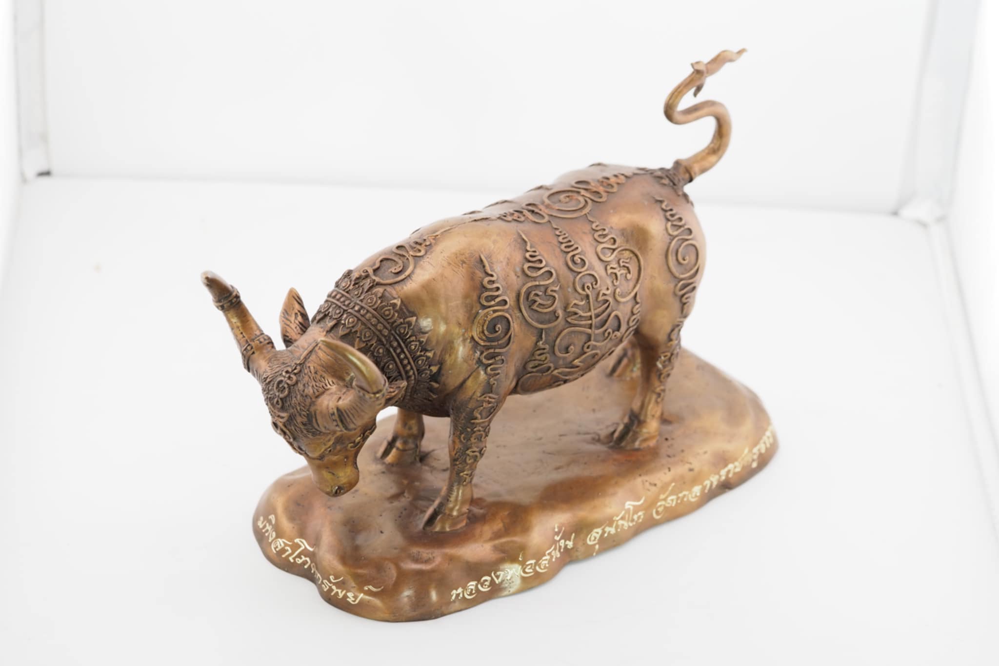 มหิงสาโภคทรัพย์ ขนาดบูชา เนื้อโลหะมันปู งานหล่อแบบโบราณยันต์นูน(ยันต์เส้นขนมจีน)