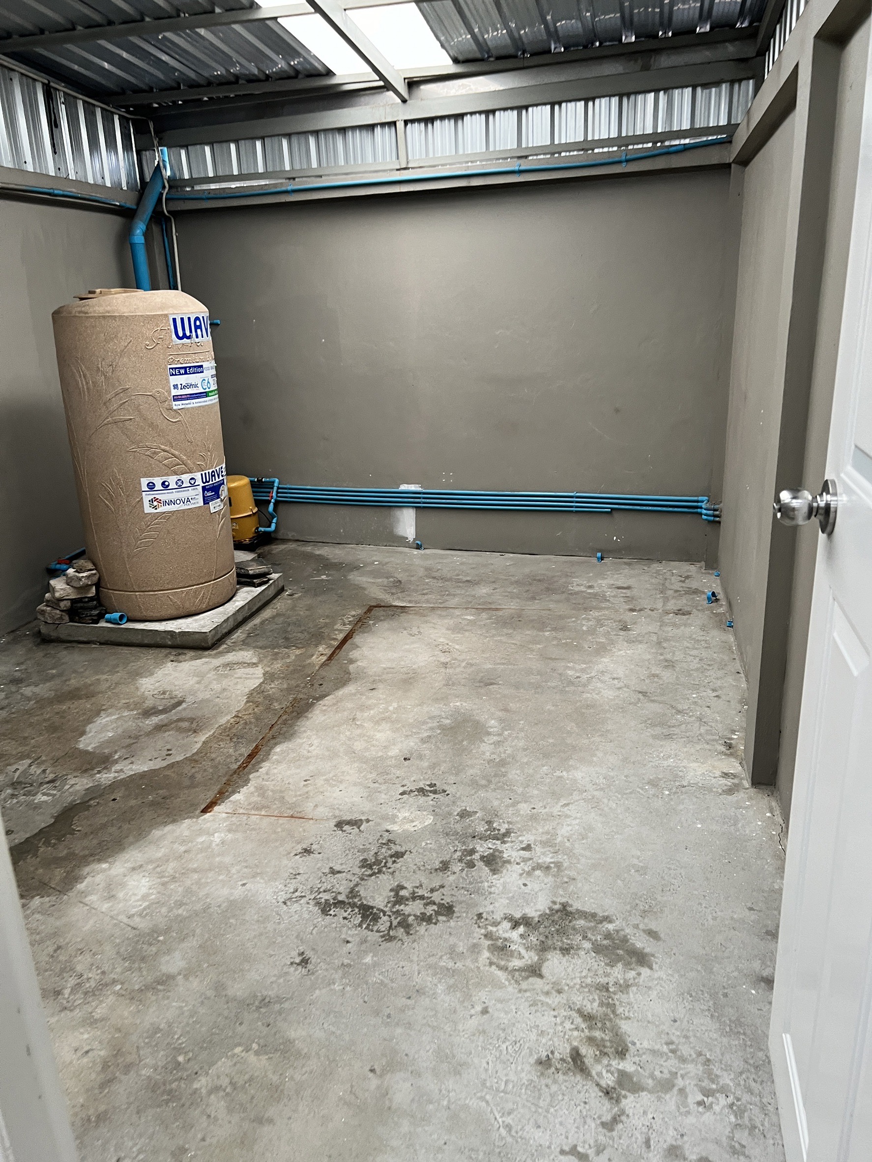 ให้เช่าอาคารพาณิชย์ ริมถนนเอกชัย ปากซอยเอกชัย109 (รหัสทรัพย์ B12615ห้อง2)