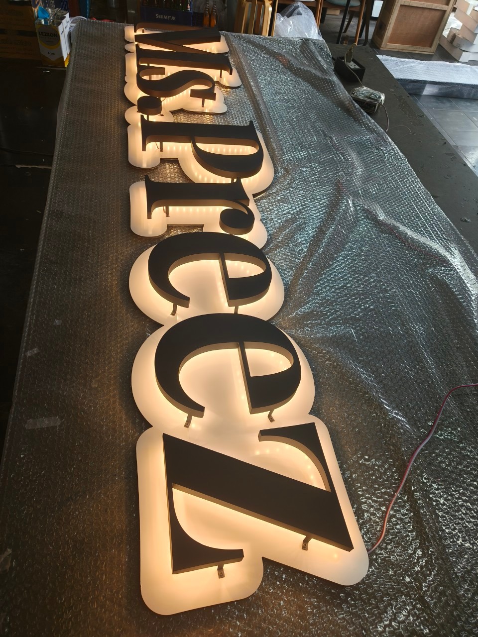 ป้ายไฟออกหลัง Ms.Pree2