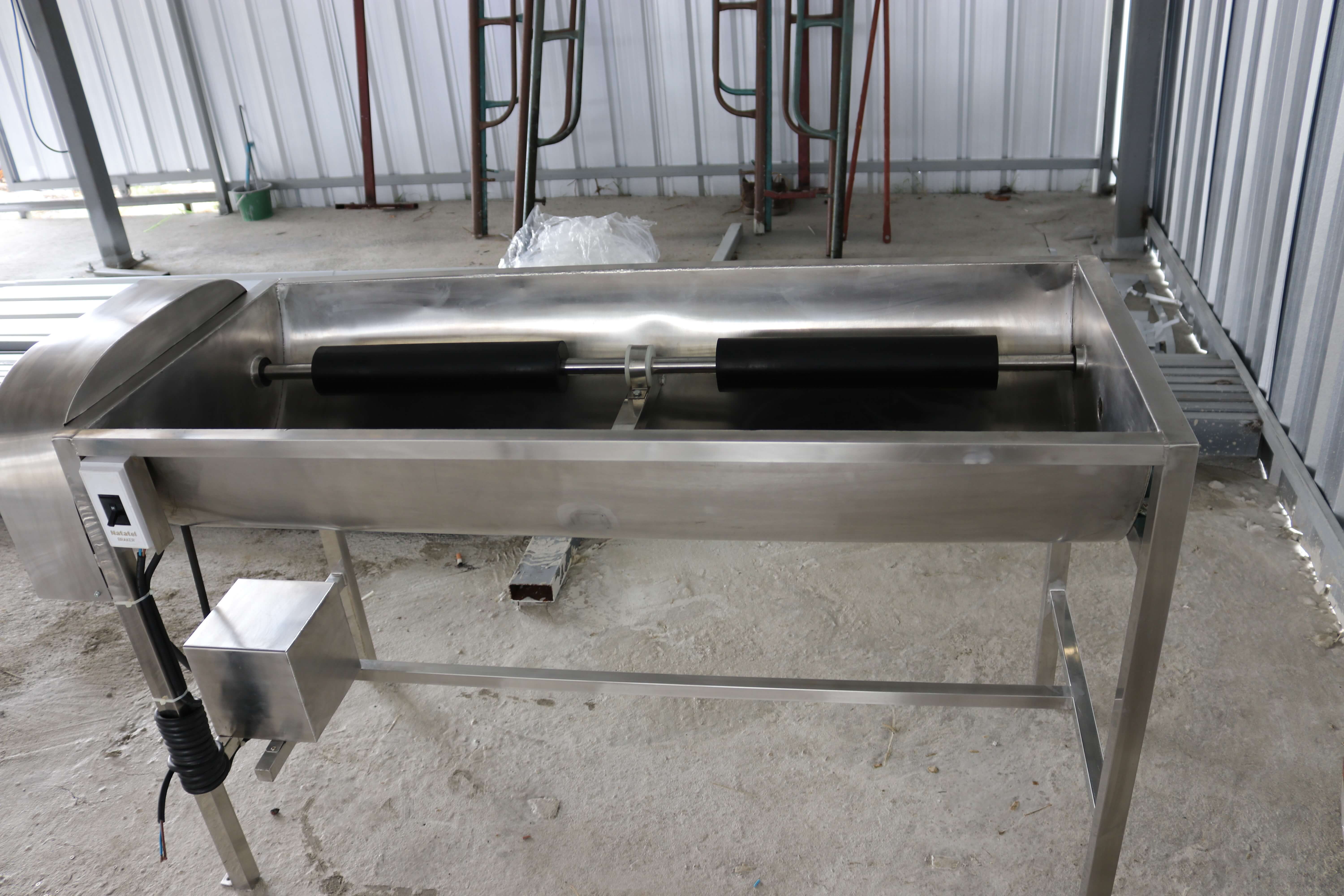 เครื่องล้างถังภายนอกขนาด20ลิตรรุ่น2หัวแบบใช้มือล้าง (Semi‑Automatic External Brusher)