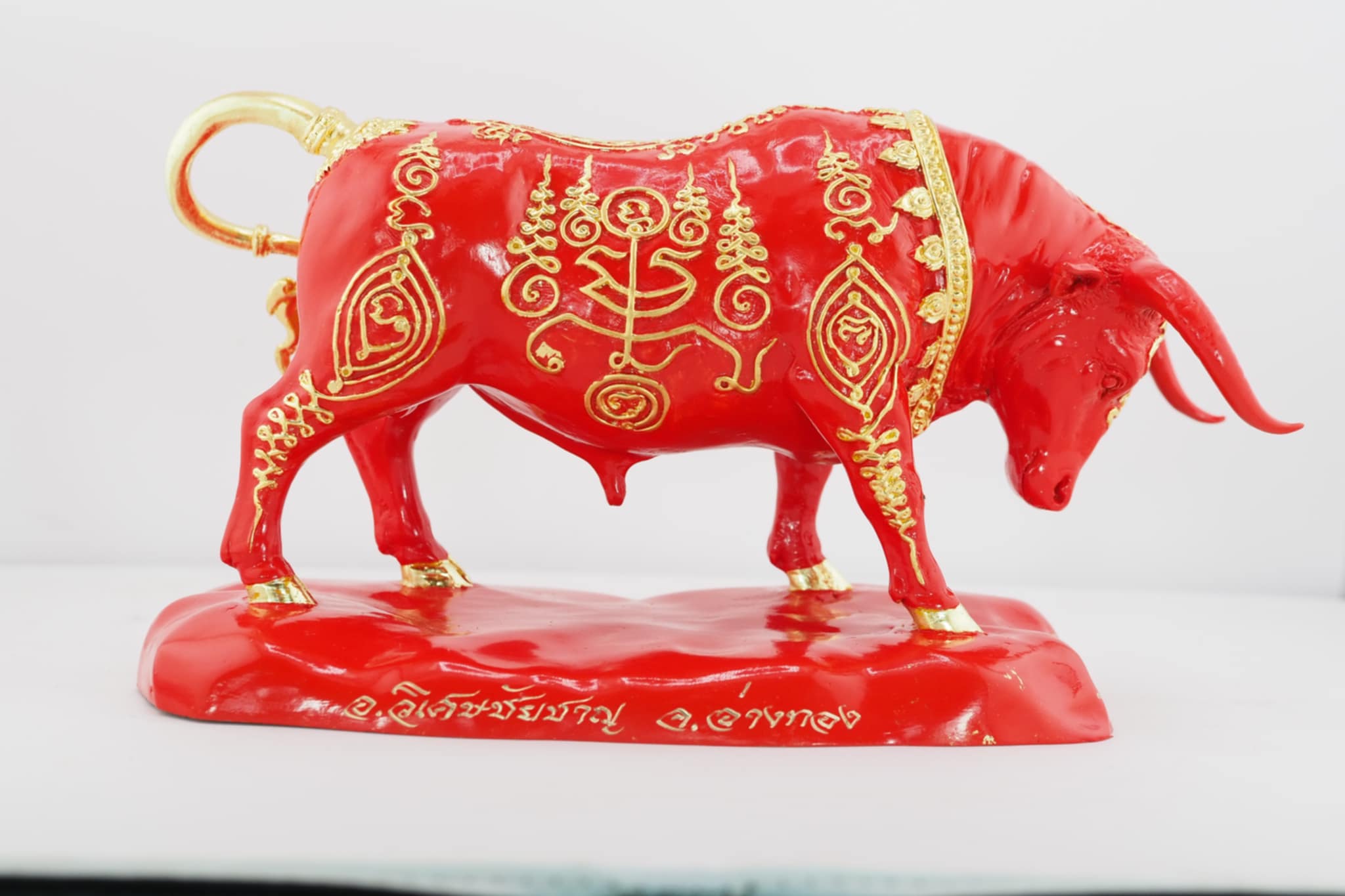 นนทิมหาศุภโชค ขนาดบูชา เนื้อโลหะสีชาด(แดง) ปิดทองลายยันต์ งานหล่อแบบโบราณยันต์นูน(ยันต์เส้นขนมจีน)