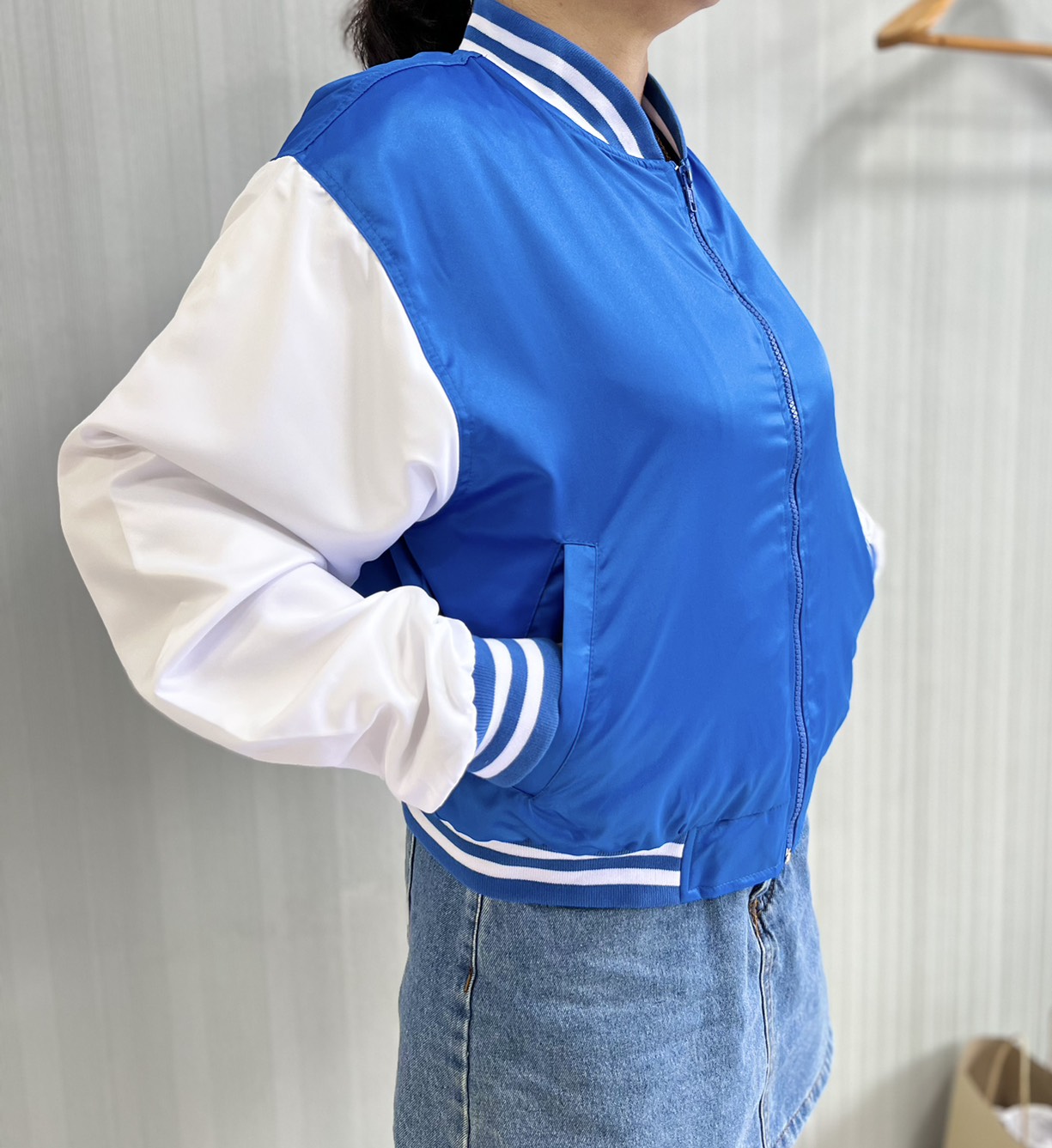 Jacket เสื้อแจ็คเก็ต สไตล์วัยรุ่น ตัวสั้น เนื้อผ้าใส่สบาย แฟชั่น ทันสมัย มาใหม่