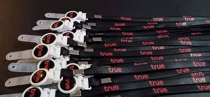 สายคล้อง true (พื้นสีดำ)