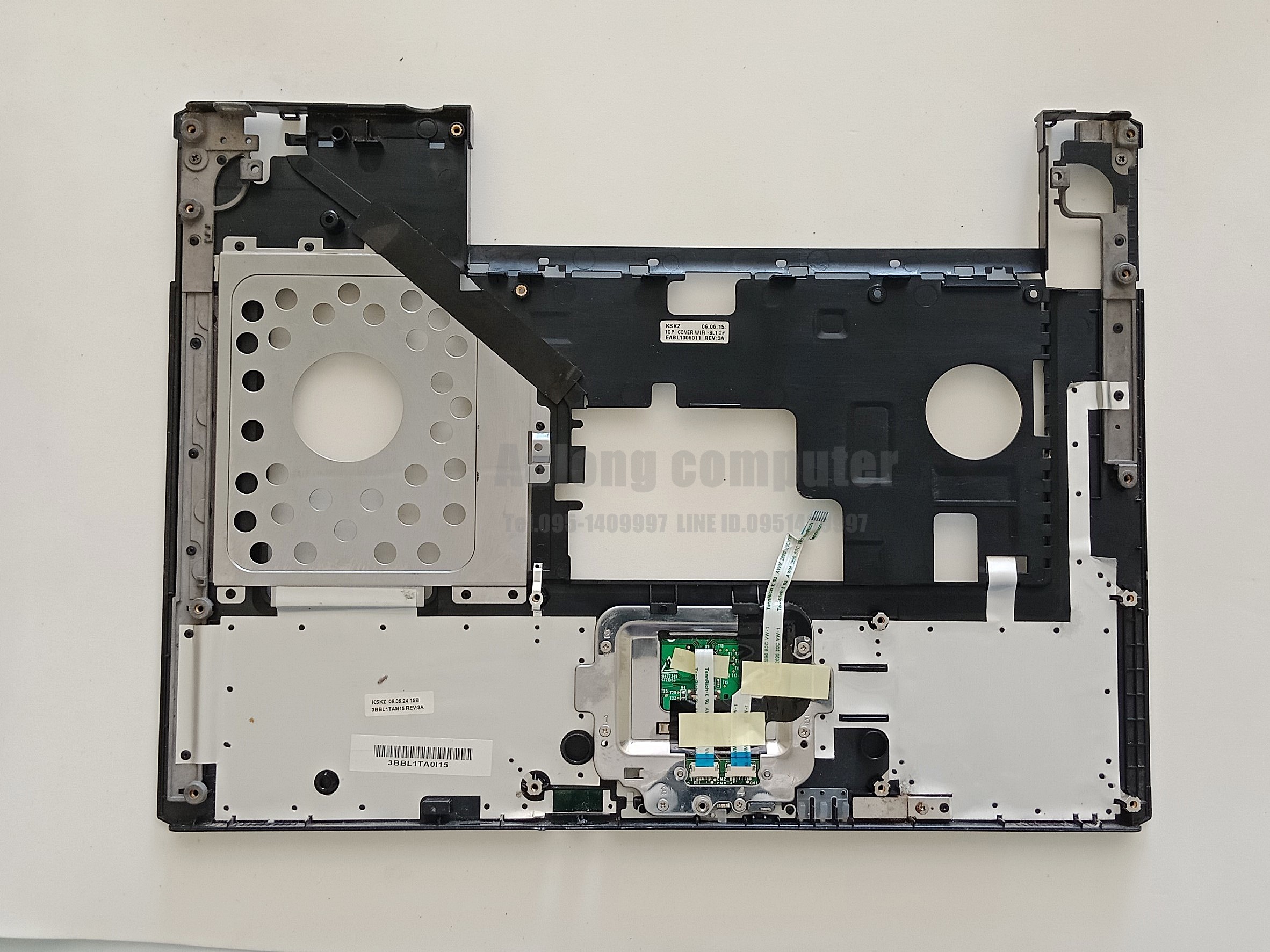 บอดี้บนโน๊ตบุ๊ค Toshiba sattallite L30