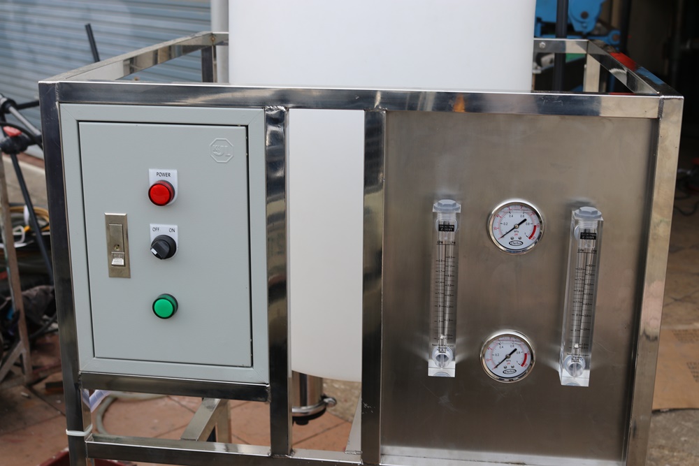 เครื่องล้างไส้กรองเมมเบรน RO 4x21 นิ้ว