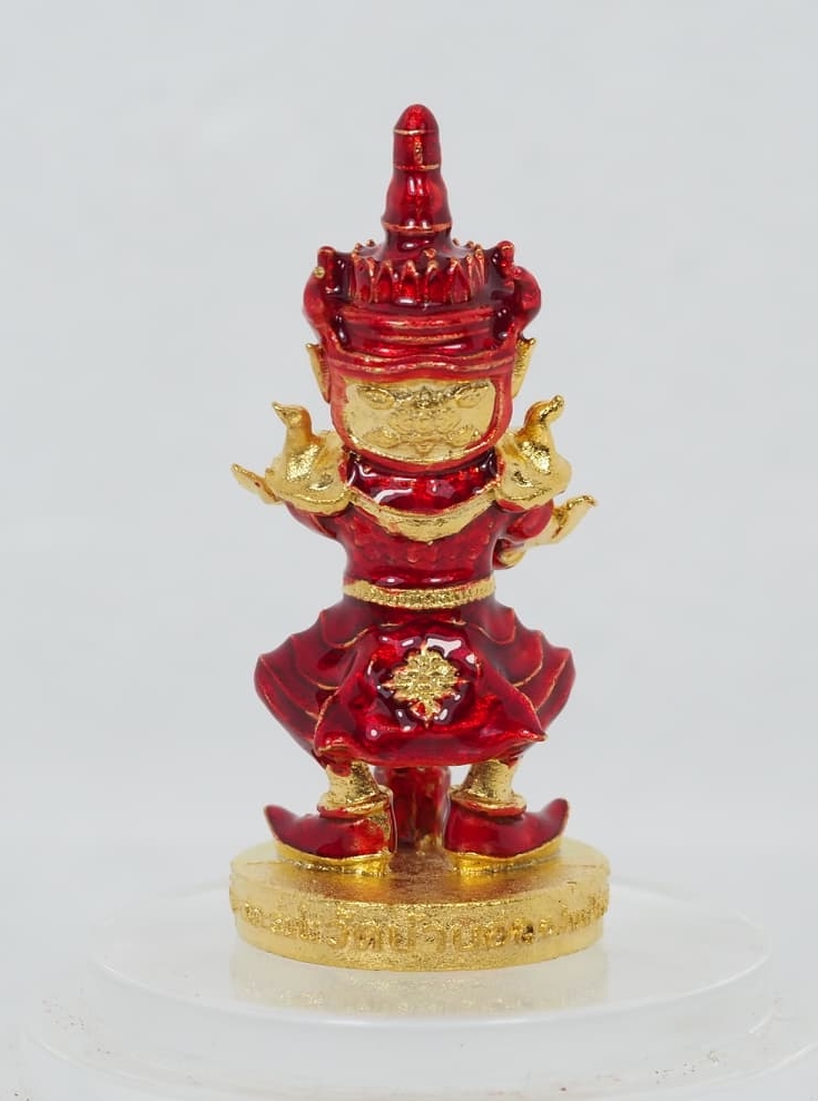 ท้าวเวสสุวรรณ รุ่น เศรษฐีเงินล้าน ขนาดสูง 3.5 ซม. เนื้อโลหะกะไหล่ทองลงยาสีแดง หลวงพ่อเงิน วัดบ้านอ้อ จ.นครราชสีมา