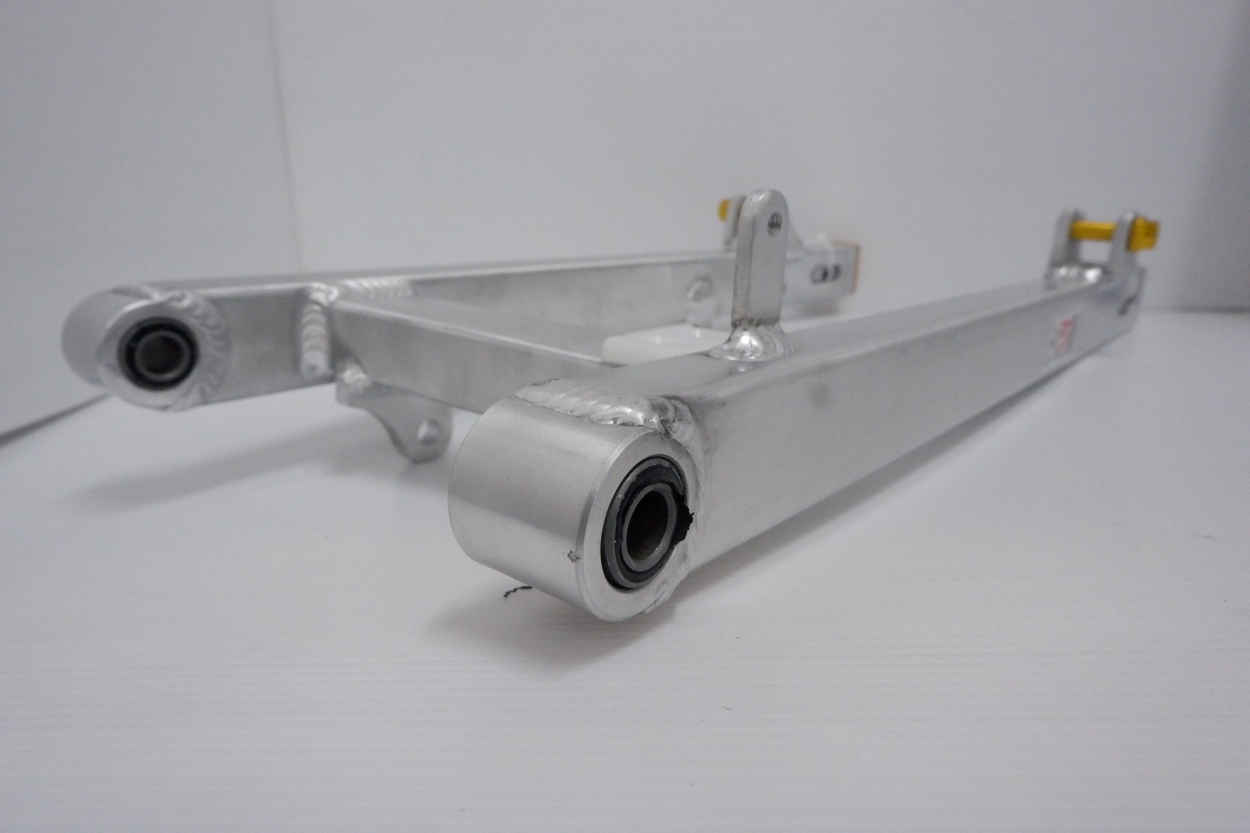 สวิงอาร์ม Podium 1 สีเลส ความยาวเท่าเดิม (เลือกรุ่นรถด้านใน)