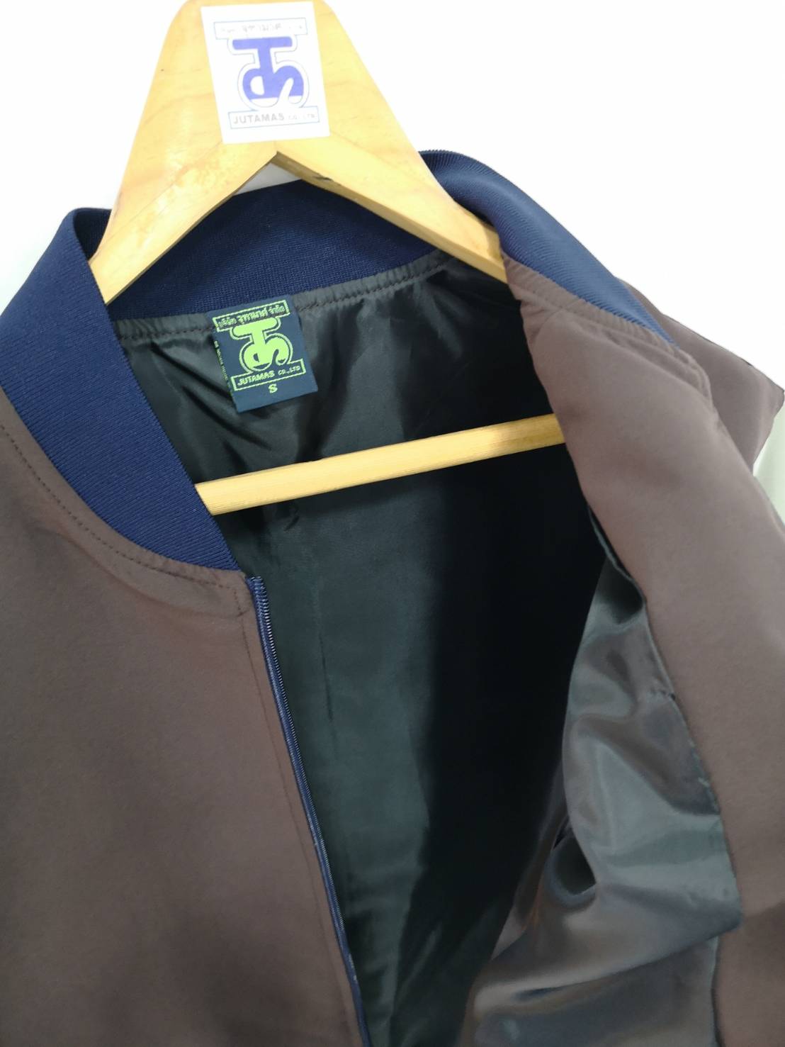 Baseball Jacket 6405 เสื้อแจ็คเก็ตสีน้ำตาลแขนสีเทาสไตล์เบสบอล