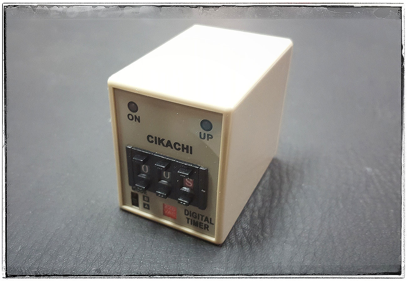ไทม์เมอร์ตั้งเวลารุ่น AH3D-M 0.01วินาที-990ชั่วโมง Coil220V + Socket