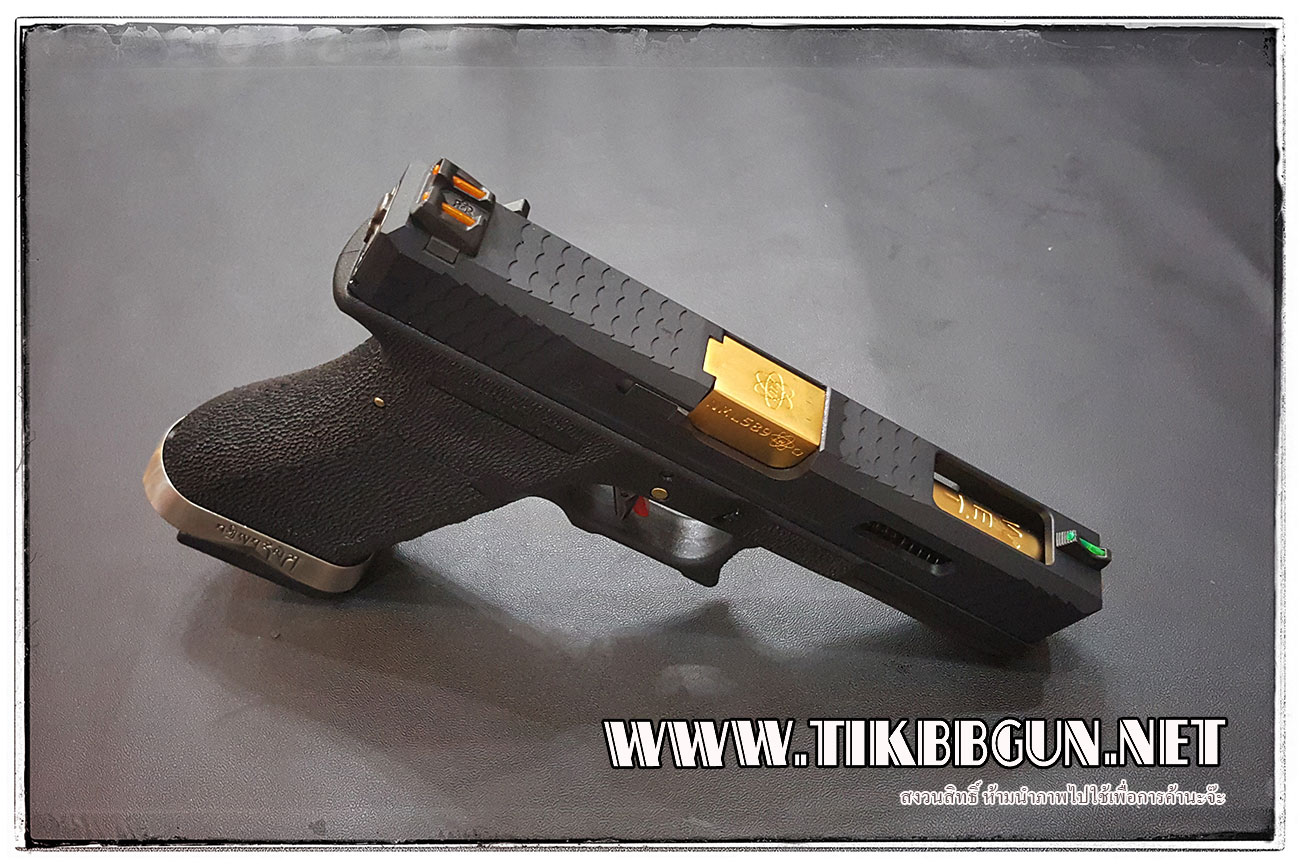 ปืนสั้นระบบแก๊สโบลว์แบล็ค รุ่น G18 T1 WE สีดำ สไลด์แต่งสีดำ ท่อสีทอง