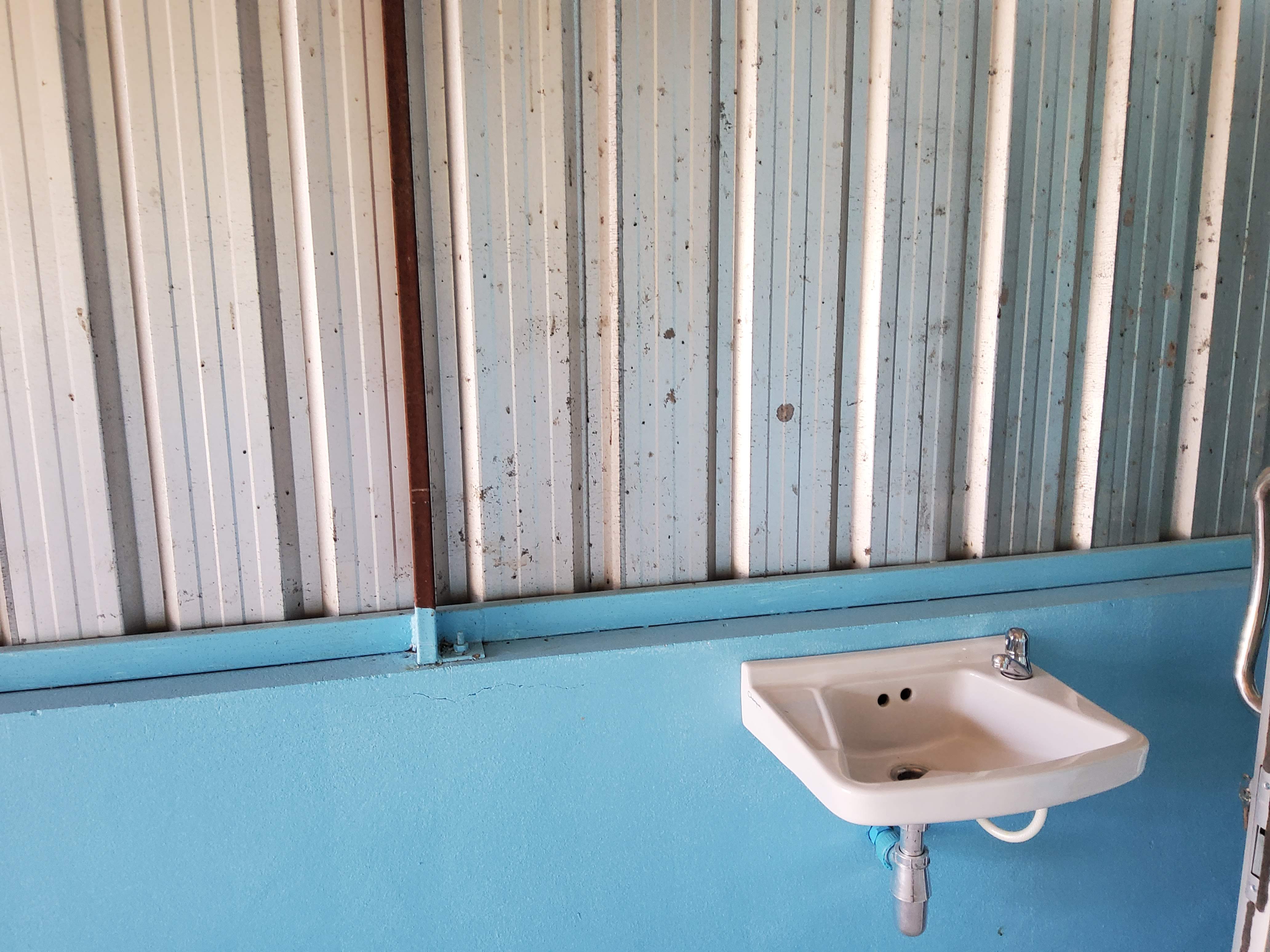 รับติดตั้งโรงงานน้ำดื่มอาร์โอ6คิวพร้อมอุปกรณ์การติดตั้ง