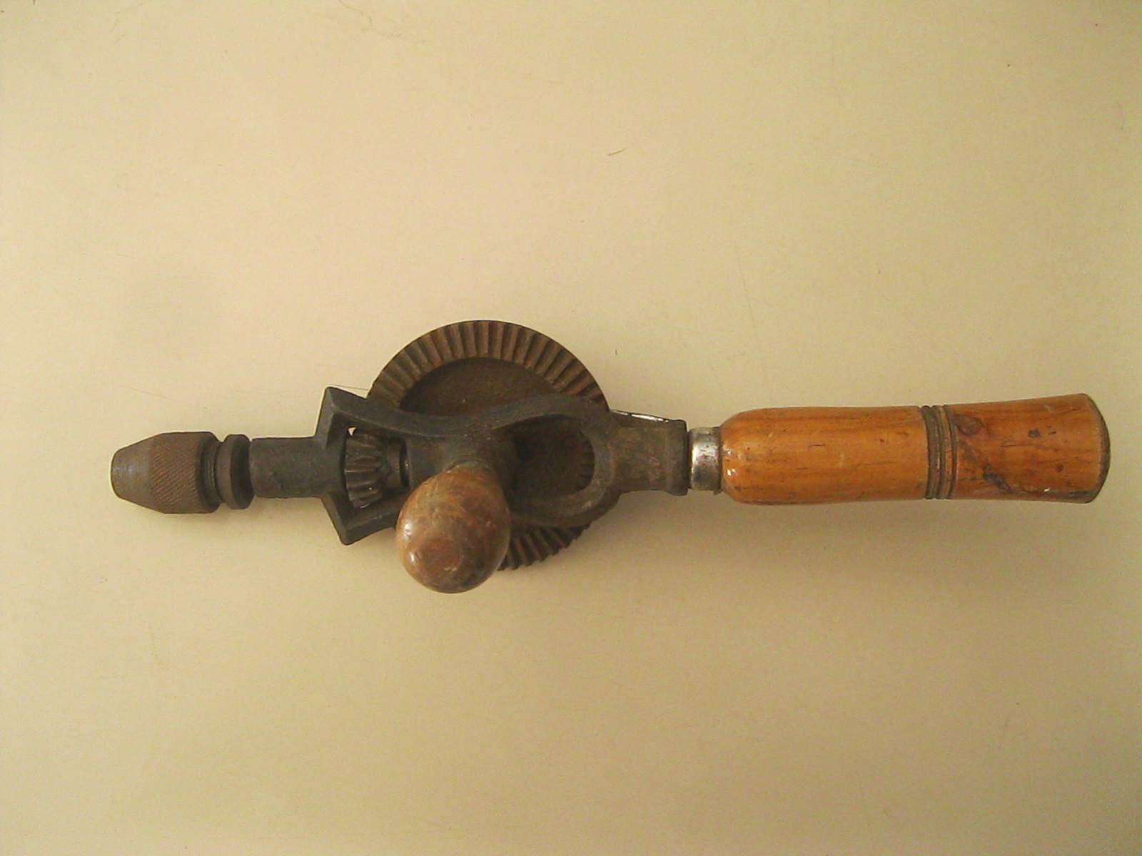 สว่านมือ (4701)