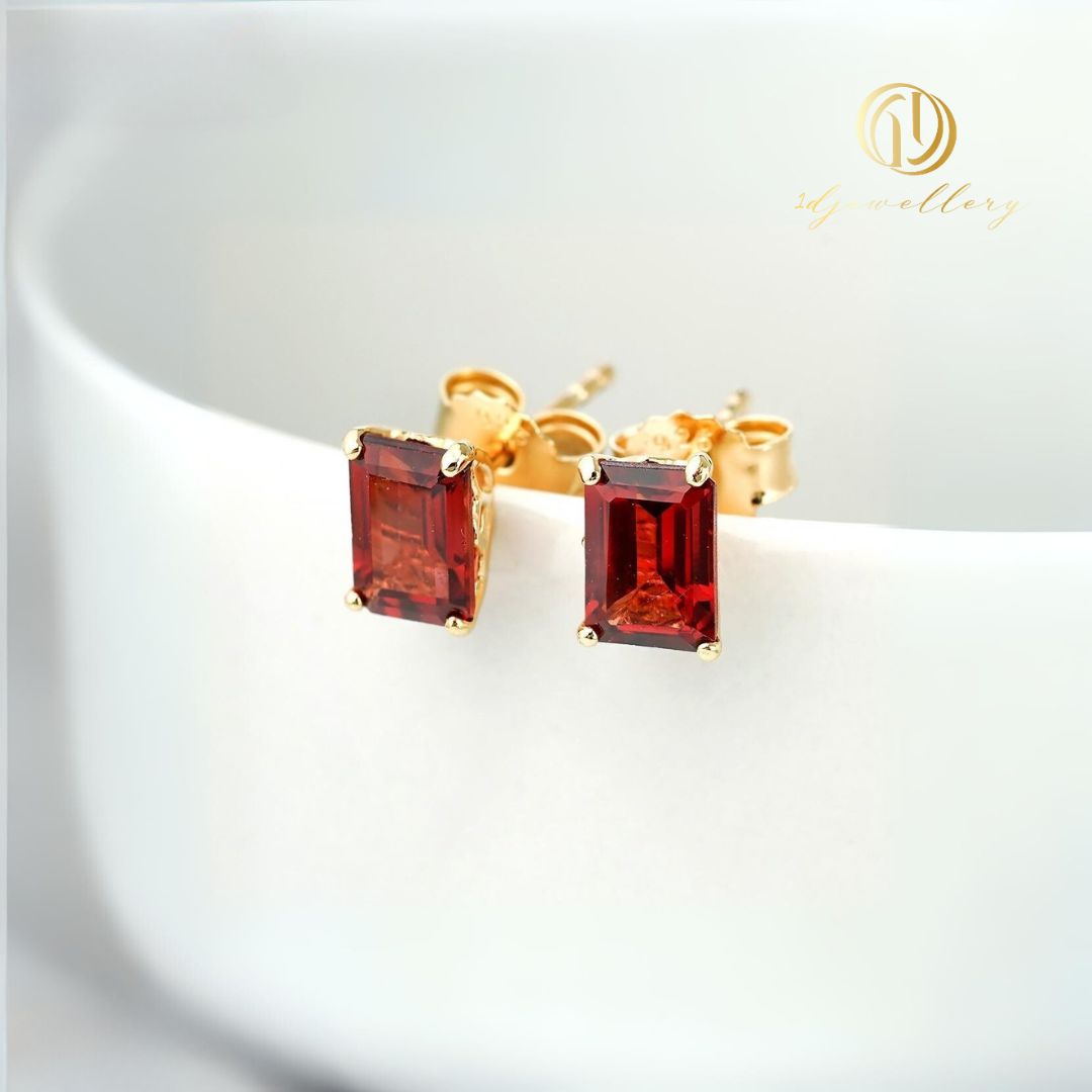 1D Jewellery ต่างหูเงินแท้ 925 ชุบโรเดียม❣️Natural Garnet Stud Earrings ❣️ เพิ่มความร้อนแรงและเสน่ห์ให้กับลุคของคุณ