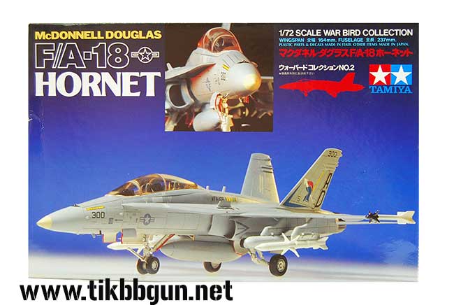 เครื่องบินรบ F/A-18 Hornet 1:72 จาก Tamiya TA60702
