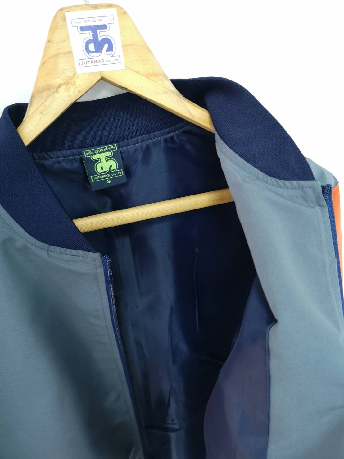 Baseball Jacket 6403 เสื้อแจ็คเก็ตสีเทาเข้มแขนสีส้มสไตล์เบสบอล