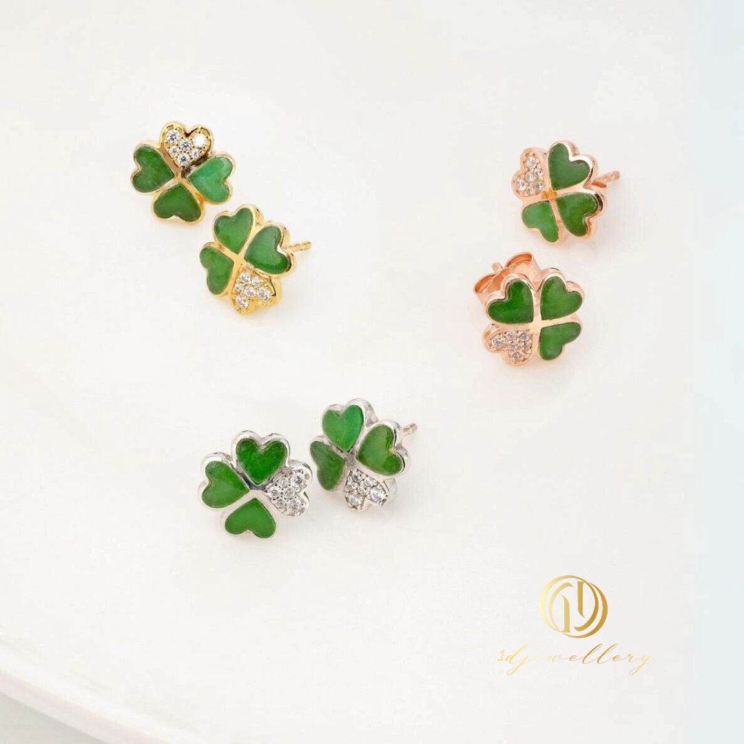 1D Jewellery ต่างหูเงินแท้ 925 ชุบโรเดียม ฝังเพชรสวิส(CZ) - Jade 🍀 ใบโคลเวอร์ (Clover Leaf) สัญลักษณ์แห่งความโชคดี ความหวัง (Hope) ความเชื่อมั่นและศรัทธา (Faith) ความรัก (Love) และความโชคดี (Luck)