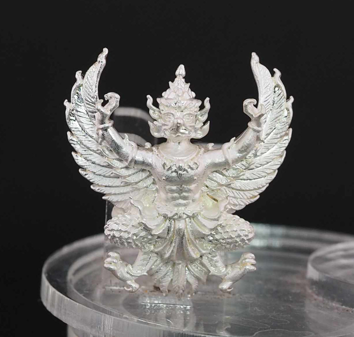 พญาครุฑ มหาสิทธิโชค (รุ่นแรก) วัดศาลเจ้า จ.ปทุมธานี เนื้อทองระฆังชุบเงิน