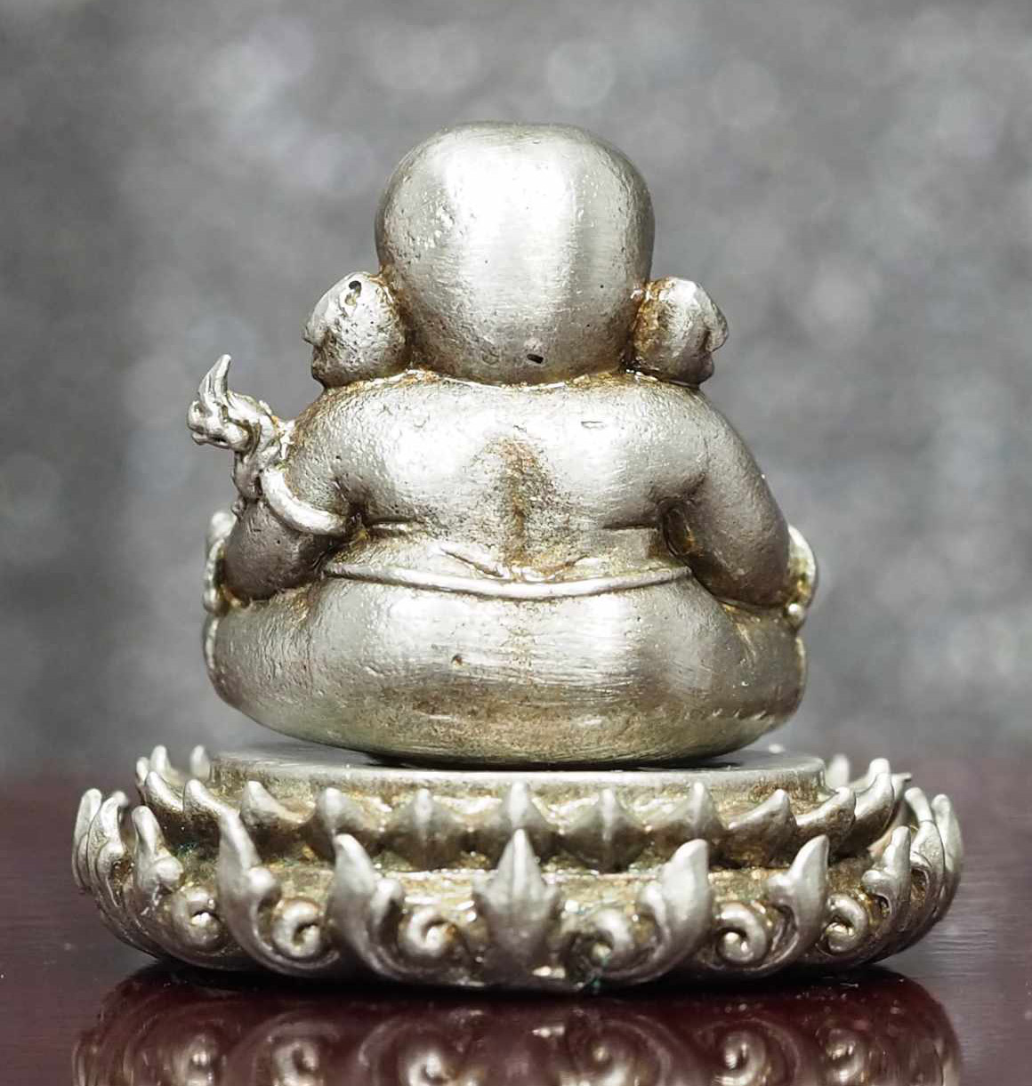 พระพิฆเนศประทับบนฐานบัว รุ่นสร้างโบสถ์ เนื้อซิลเวอร์พลัสซาติน