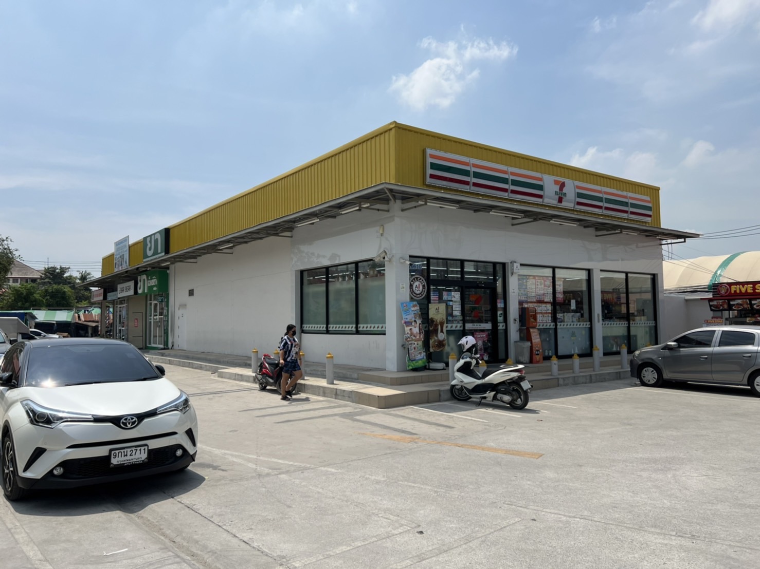 ให้เช่าอาคารพาณิชย์ ริมถนนเอกชัย ปากซอยเอกชัย109 (รหัสทรัพย์ B12615ห้อง5-8)