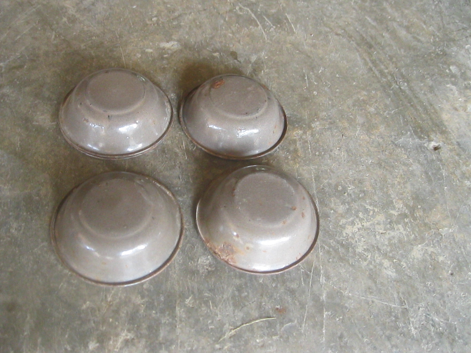 ถ้วยสังกะสีเคลือบ ใบเล็ก เก่าเก็บ (3912)