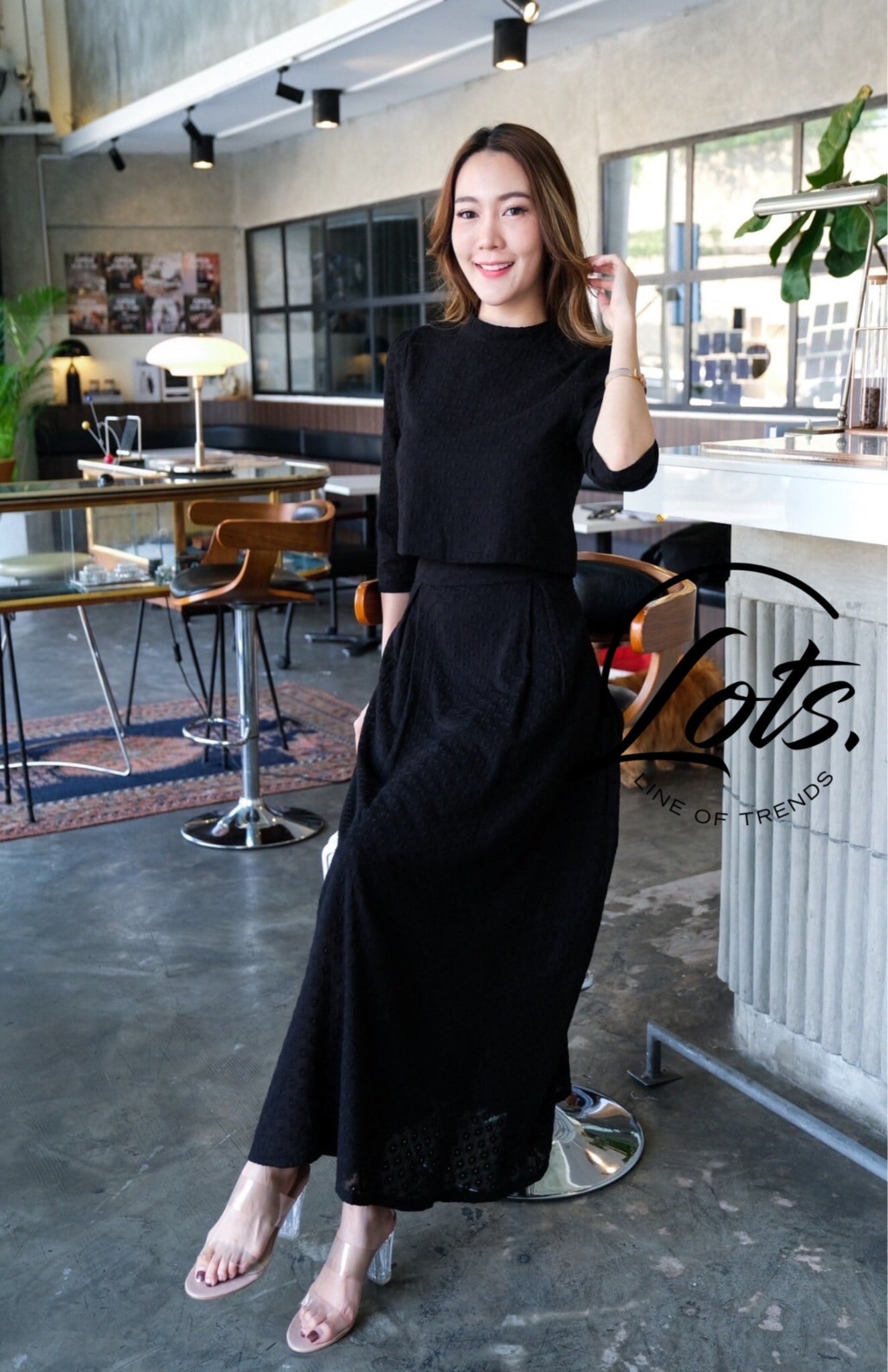 ชุดดำ ชุดset 2 ชิ้นออกแบบมาด้วยผ้าลายใหม่ m-2xl