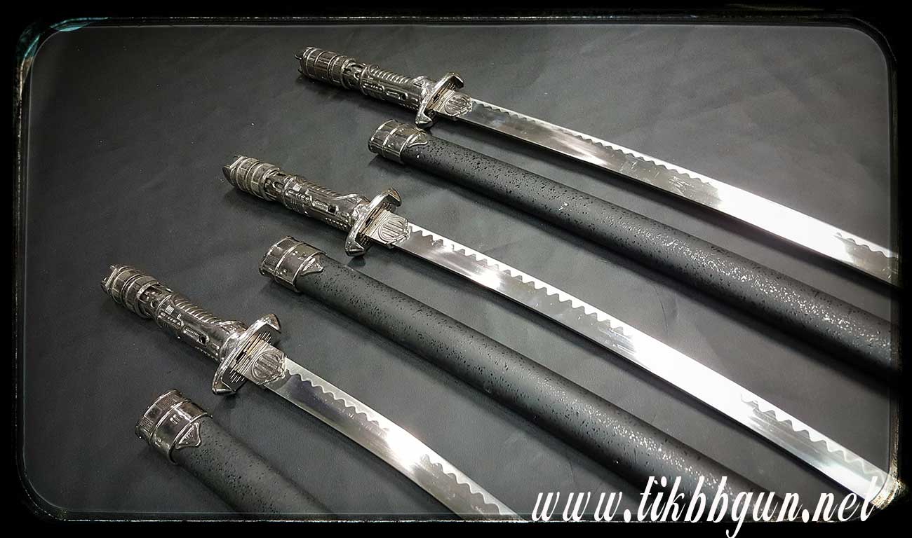 ดาบชุด3เล่ม อวกาศ สำหรับแต่งคอสเพลย์หรือตั้งโชว์ครับ ใบเหล็กไม่คม