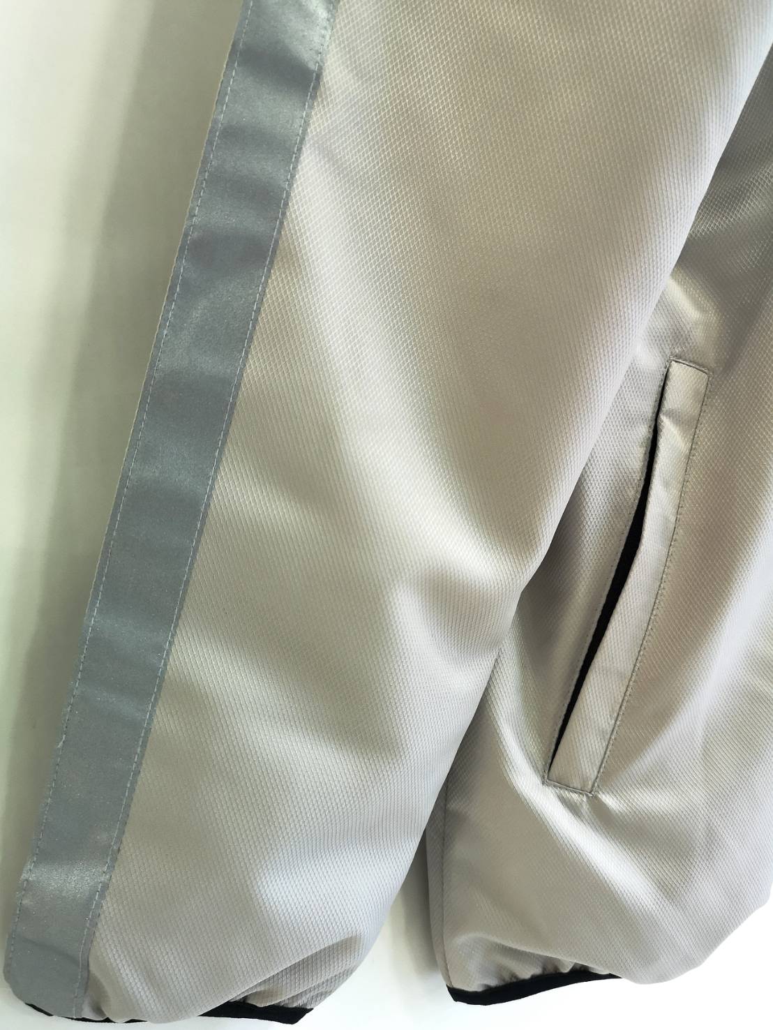 Reflex Sport Jacket 6411 เสื้อแจ็คเก็ตสีเทาอ่อนติดเทปสะท้อนแสงสไตล์สปอร์ต