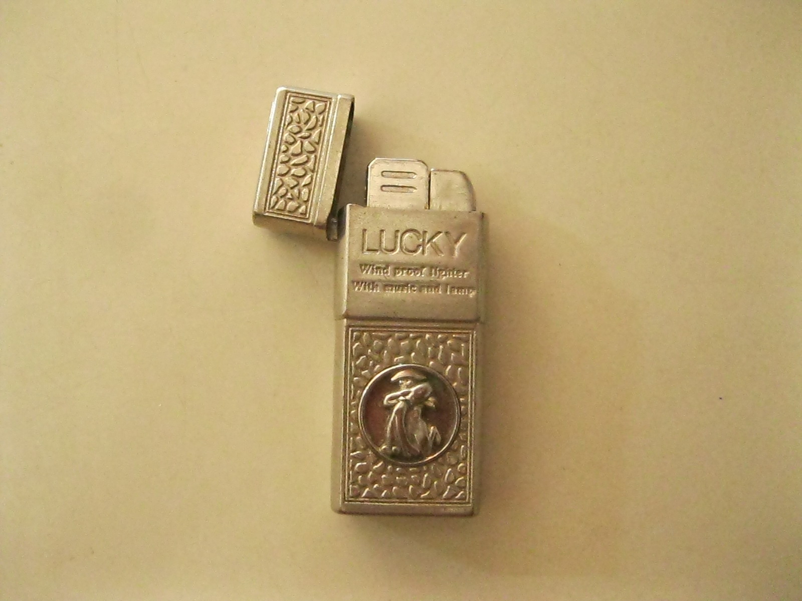 ไฟแช็ค LUCKY (4608)