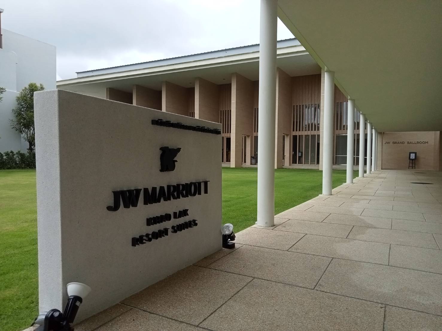 #งานติดตั้งป้ายอักษรสแตนเลสแฮร์ไลน์ทำสี