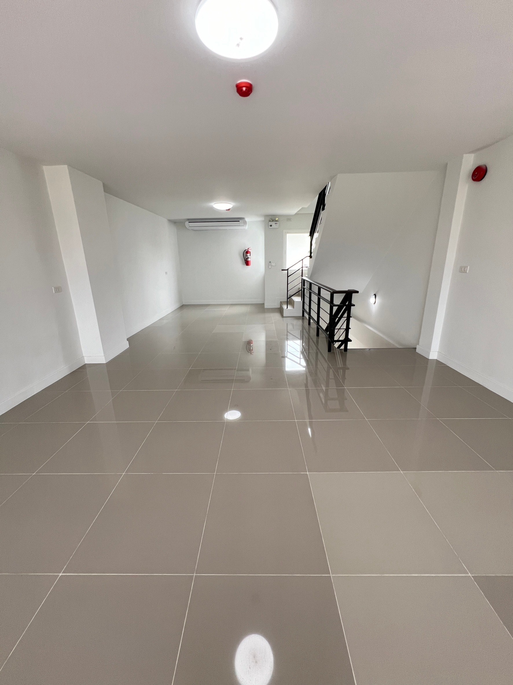 ให้เช่าบ้าน คุณาลัย เวสต์เกท ถนนบ้านกล้วย-ไทรน้อย (รหัสทรัพย์ KC212249)