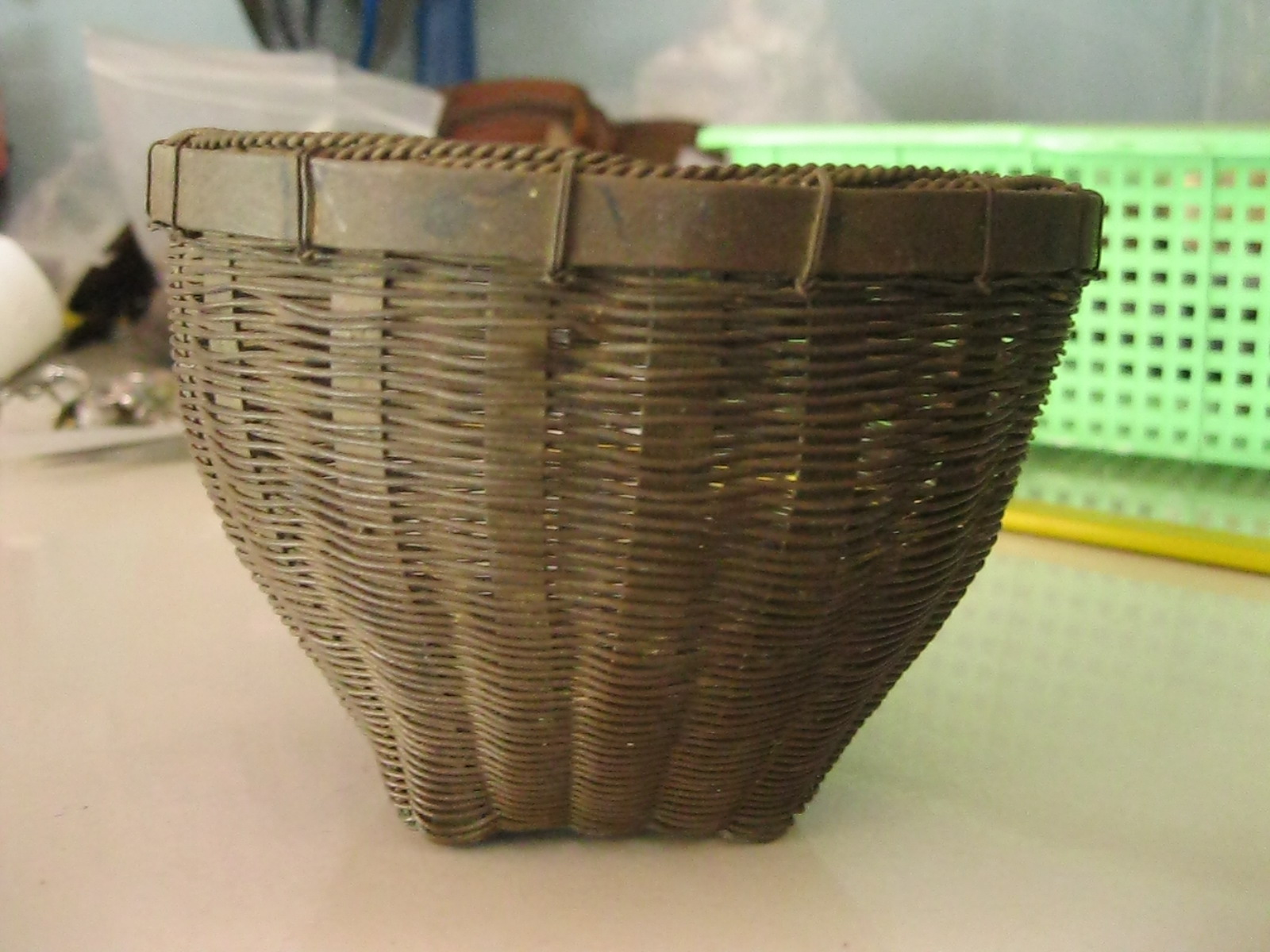 ตระกร้าสาน ทองเหลือง (4125)