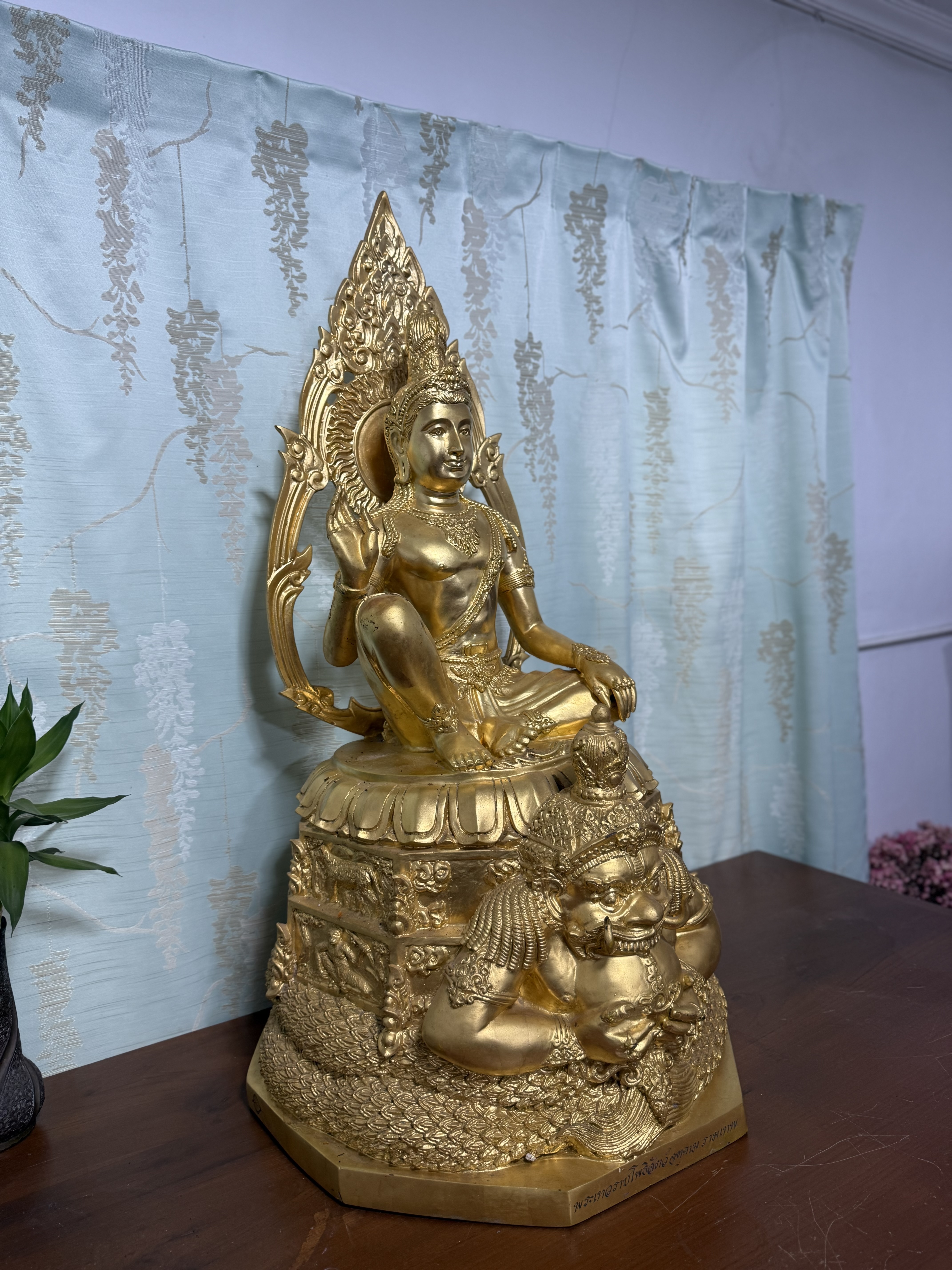 จตุคาม รามเทพ รุ่นพุทธภูมิ ขนาดความสูง1เมตร เนื้อ ปิดทอง จำนวนการสร้าง 108องค์