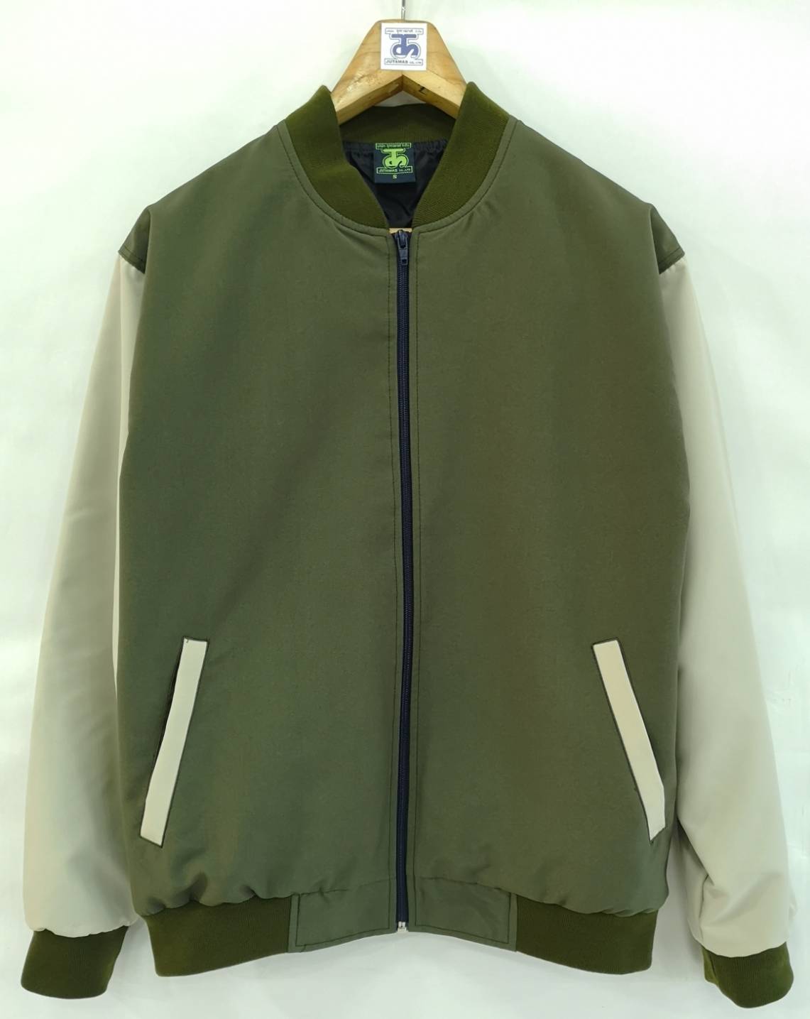 Baseball Jacket 6407 เสื้อแจ็คเก็ตสีเขียวขี้ม้าแขนสีครีมสไตล์เบสบอล