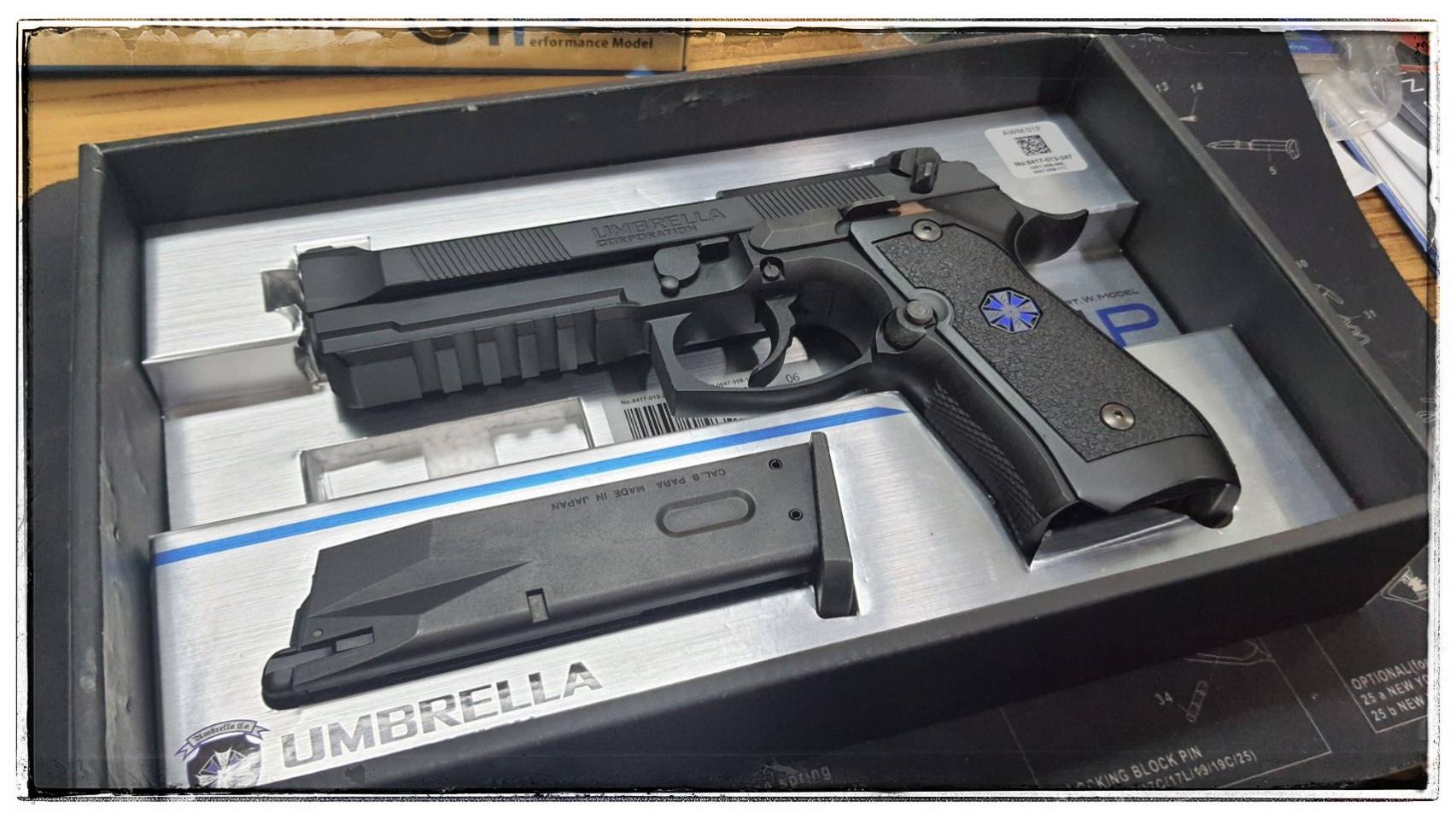 ราคาพิเศษ Biohazard UMBRELLA ALBERT.W.MODEL 01P ตัวแขวนโชว์ในตู้