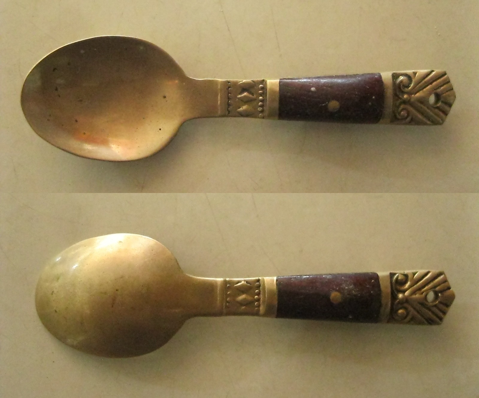 ช้อนทองเหลือง ด้ามปะกับไม้ (4312)