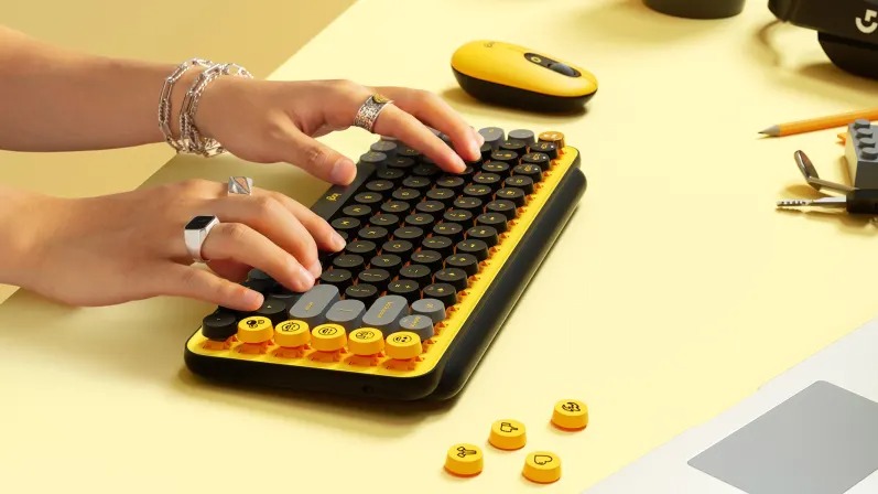Logitech POP Keys Wireless Mechanical Keyboard With Emoji Keys (คีย์บอร์ดอิโมจิแมกคานิคอลไร้สาย)