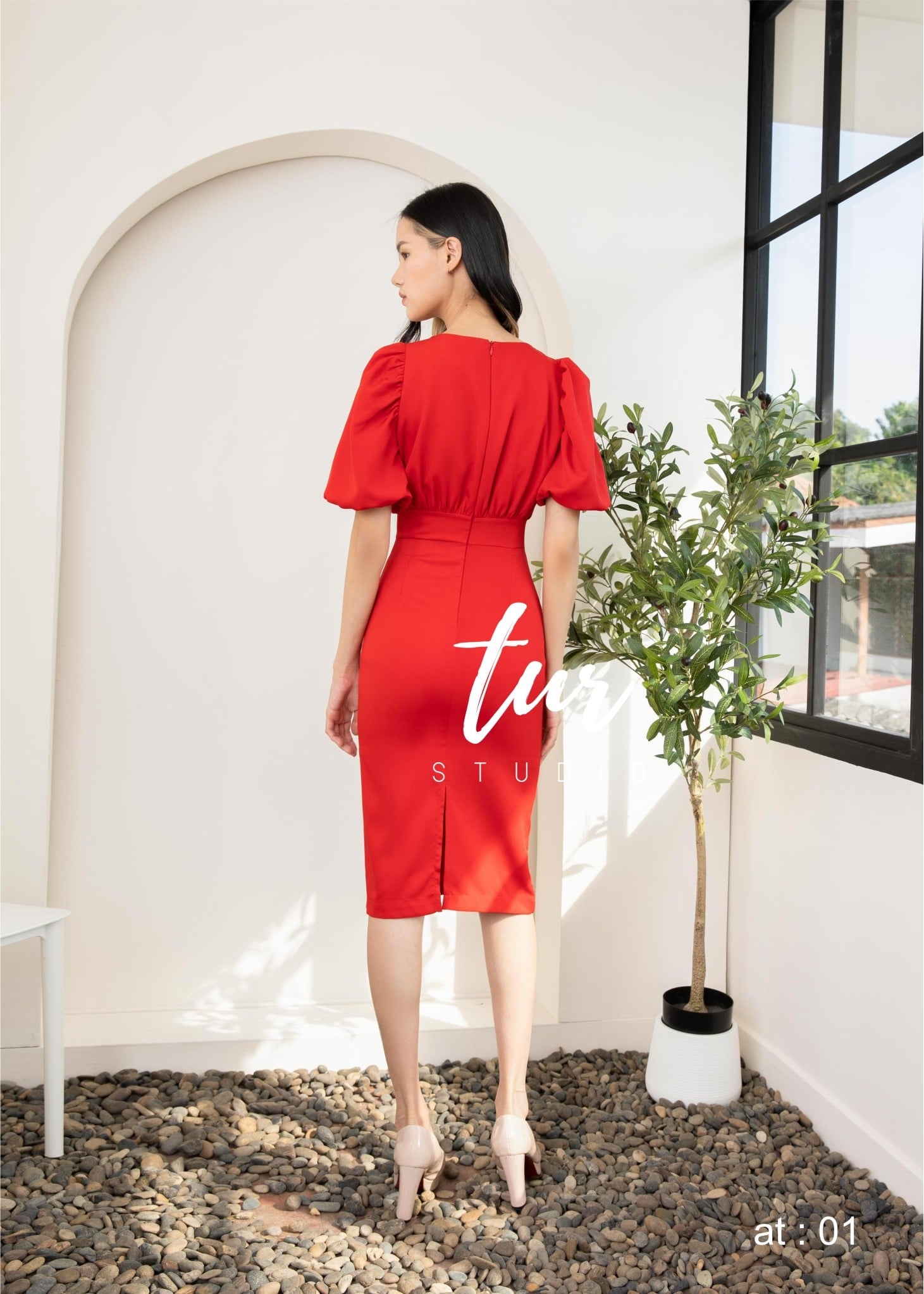 เดรสสีดำ เดรสทรงสวย เรียบหรู s-3xl (ดำแดง)