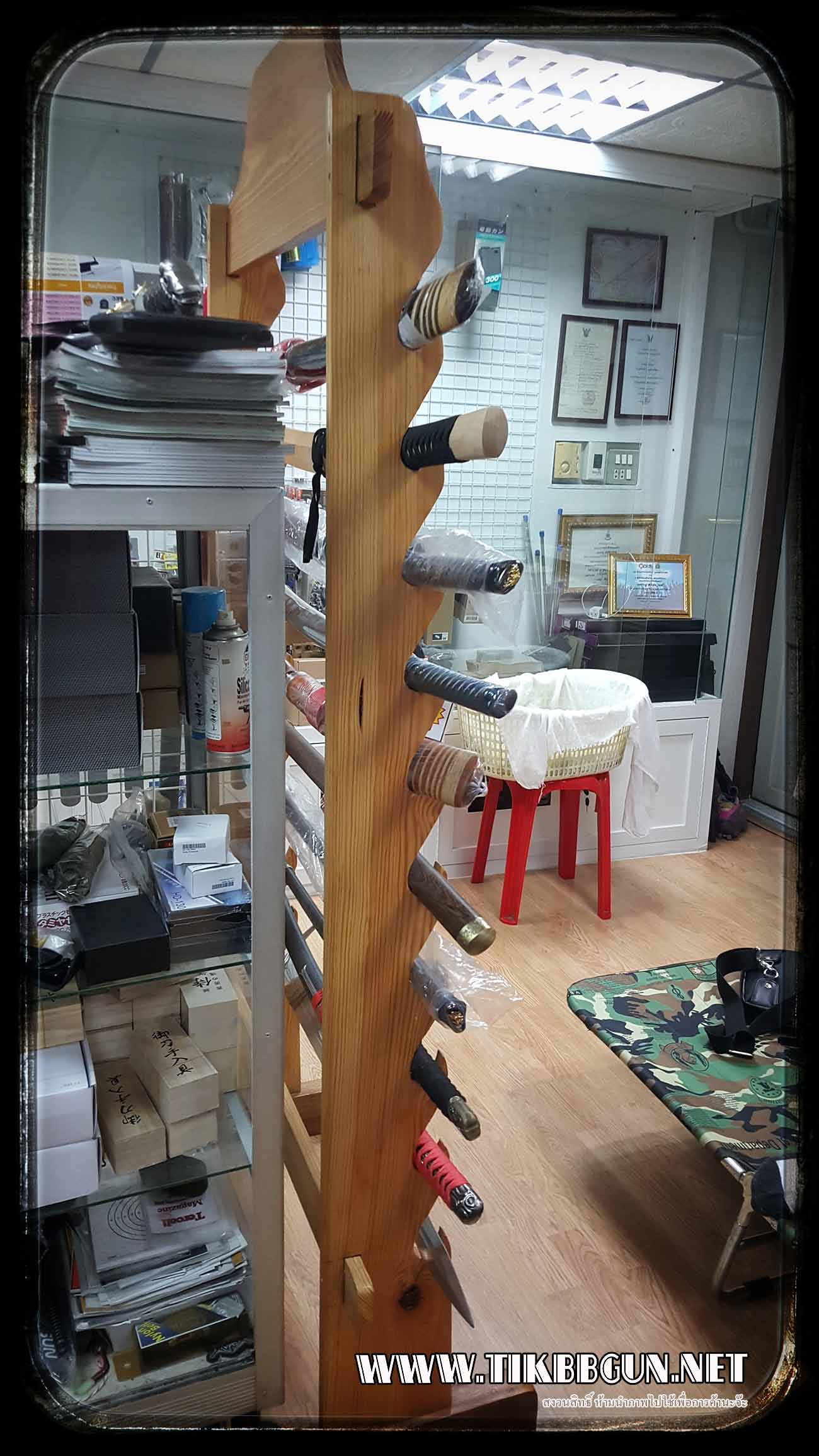 ขาตั้งดาบซามูไร แบบตั้งพื้น 10 ชั้น ลายไม้