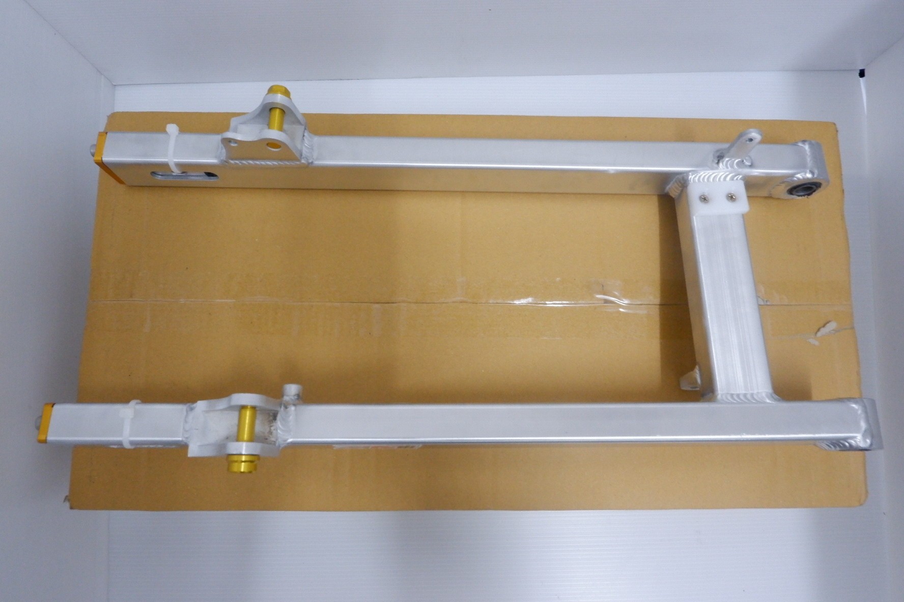 สวิงอาร์ม Podium 1 สีเลส ความยาวเท่าเดิม (เลือกรุ่นรถด้านใน)