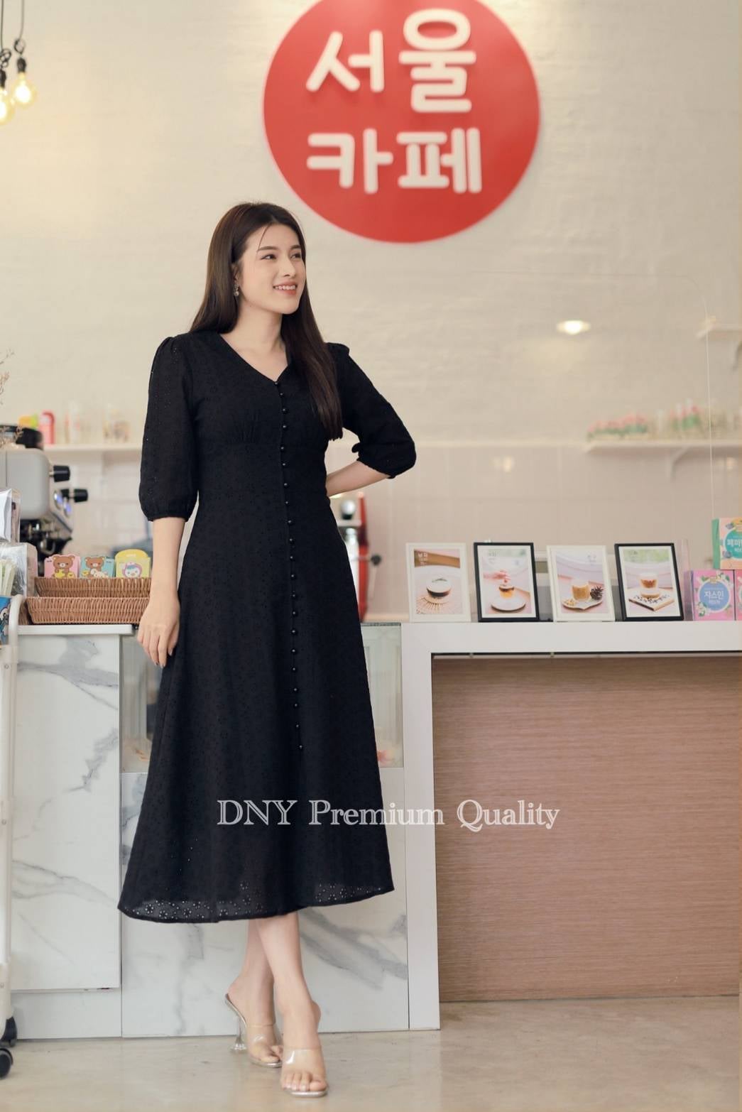 ชุดดำ ดีไซน์คอเหลี่ยม แขนแต่งทรงตุ๊กตา (ขาว ดำ M-2xl)
