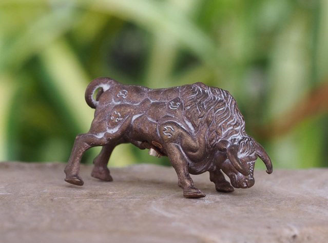 กระทิงมหาอำนาจ จ้าวสัมฤทธิ์เดช ฝังตะกรุดเงิน วัดบ้านอ้อ จ.นครราชสีมา