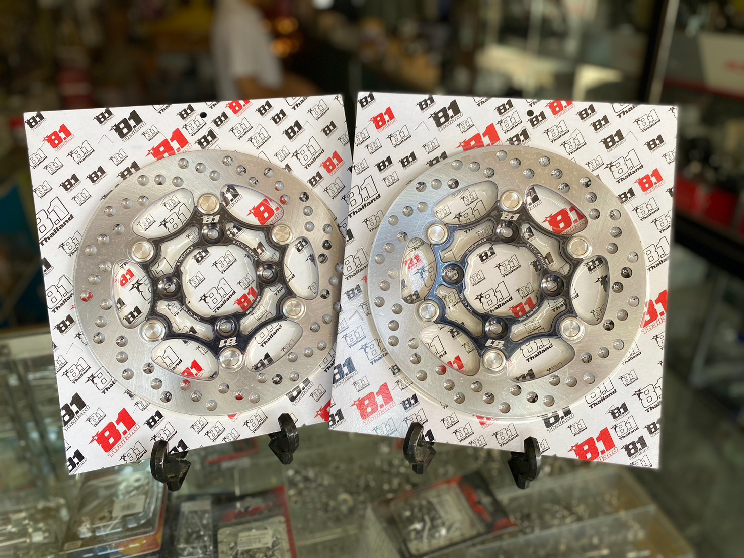 จานเบรค8.1 จานดิส 8.1 แท้ หมุดเลสตัน ใส้ดำ ใส่ wave110i wave125iปลาวฬ/led จาน 8.1 งานตัวใหม่ 220 มิล หมุดสแตนเลสแท้ ไม่มีสนิม ทนทานต่อการใช้งาน