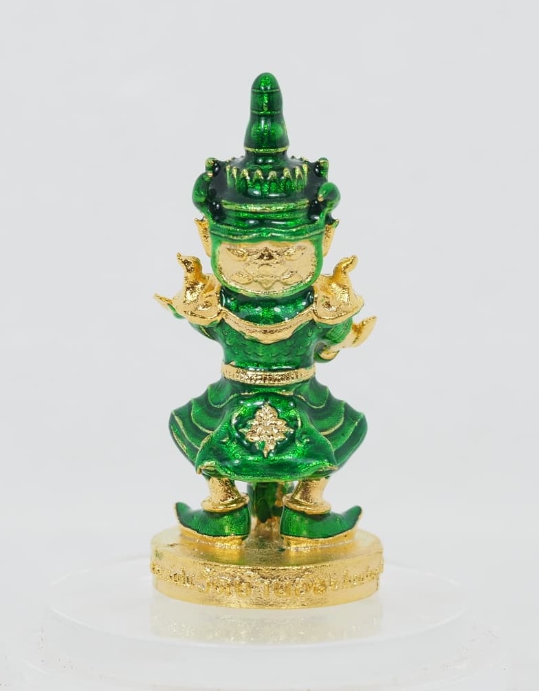 ท้าวเวสสุวรรณ รุ่น เศรษฐีเงินล้าน ขนาดสูง 3.5 ซม. เนื้อโลหะกะไหล่ทองลงยาสีเขียว หลวงพ่อเงิน วัดบ้านอ้อ จ.นครราชสีมา