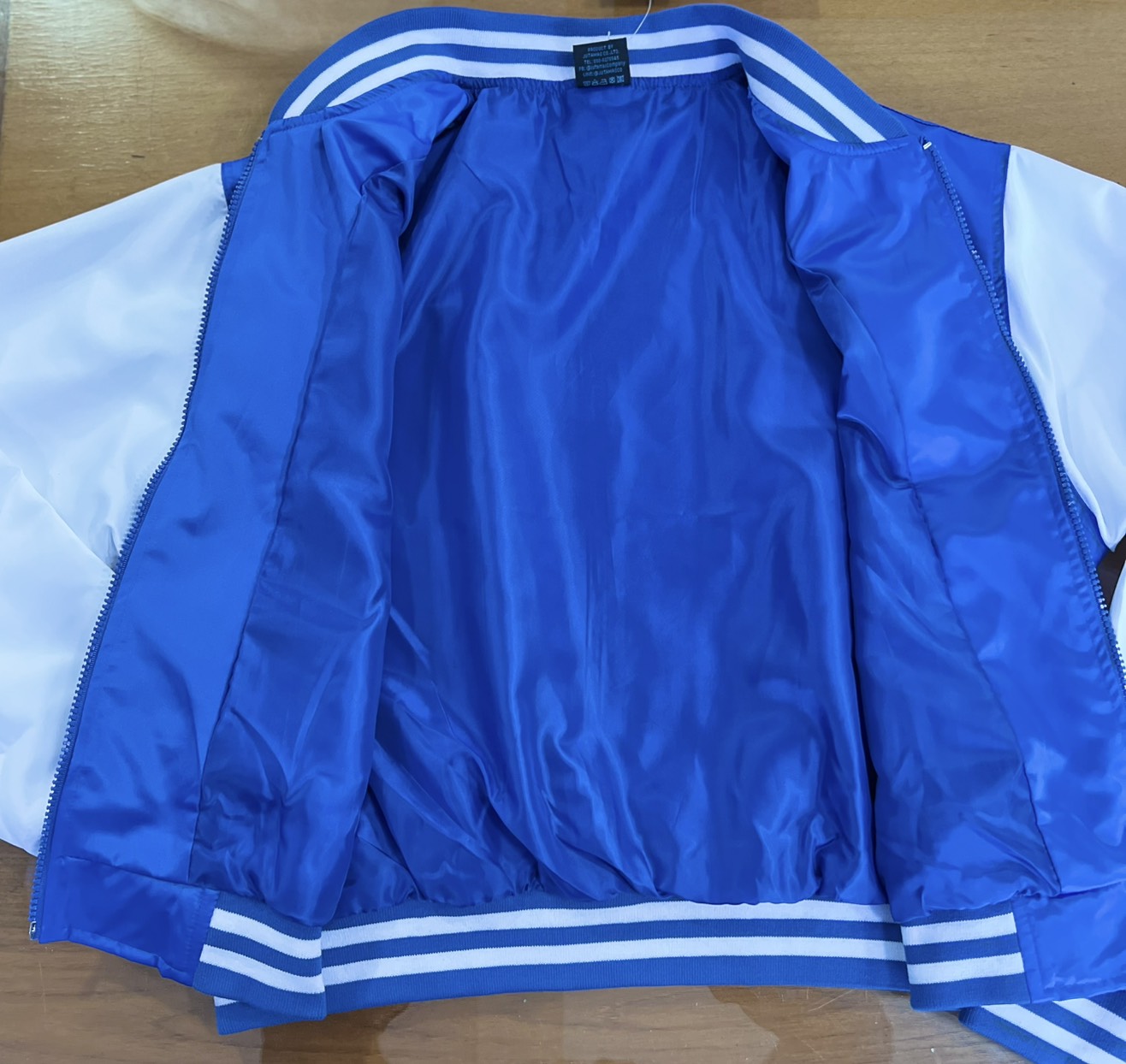 Jacket เสื้อแจ็คเก็ต สไตล์วัยรุ่น ตัวสั้น เนื้อผ้าใส่สบาย แฟชั่น ทันสมัย มาใหม่