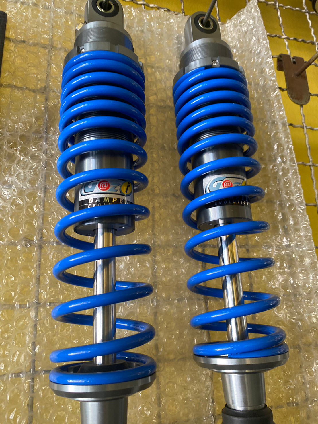 โช๊คGAZI Forza ความยาว 400 แท้100% ปรับรีบราว ปรับสปริงได้ มีอุปกรณ์ให้ในกล่อง โช้คแก๊สซี่ โช๊คGazi สปริงน้ำเงิน สินค้ามีรับประกันจากโรงงาน