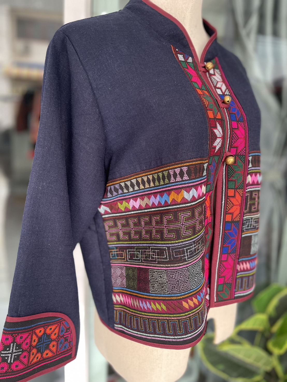 เสื้อคลุมคอจีนปักอาข่า