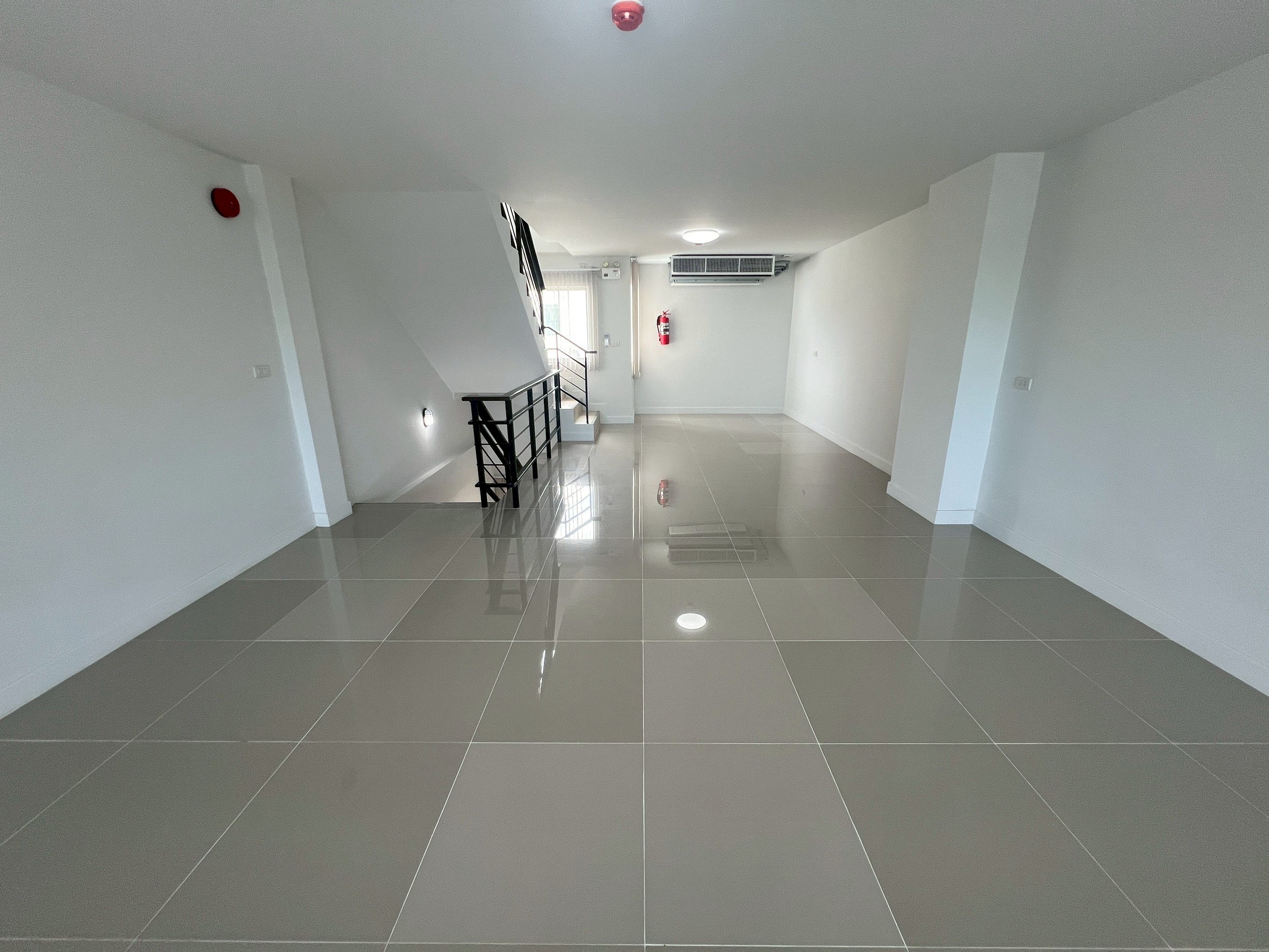 ให้เช่าบ้าน คุณาลัย เวสต์เกท ถนนบ้านกล้วย-ไทรน้อย (รหัสทรัพย์ KC212250)